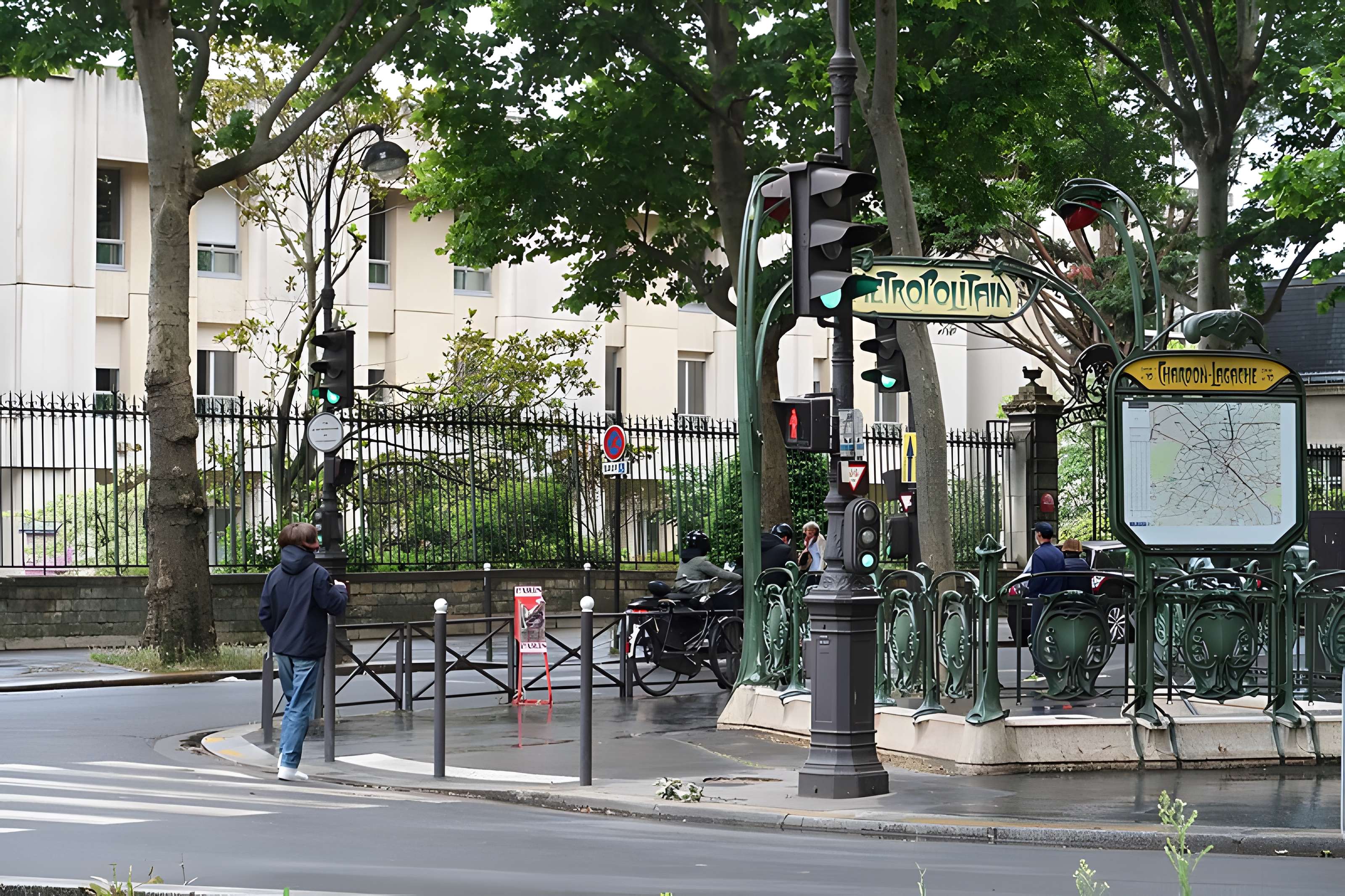 Métropolitain, station Boissière