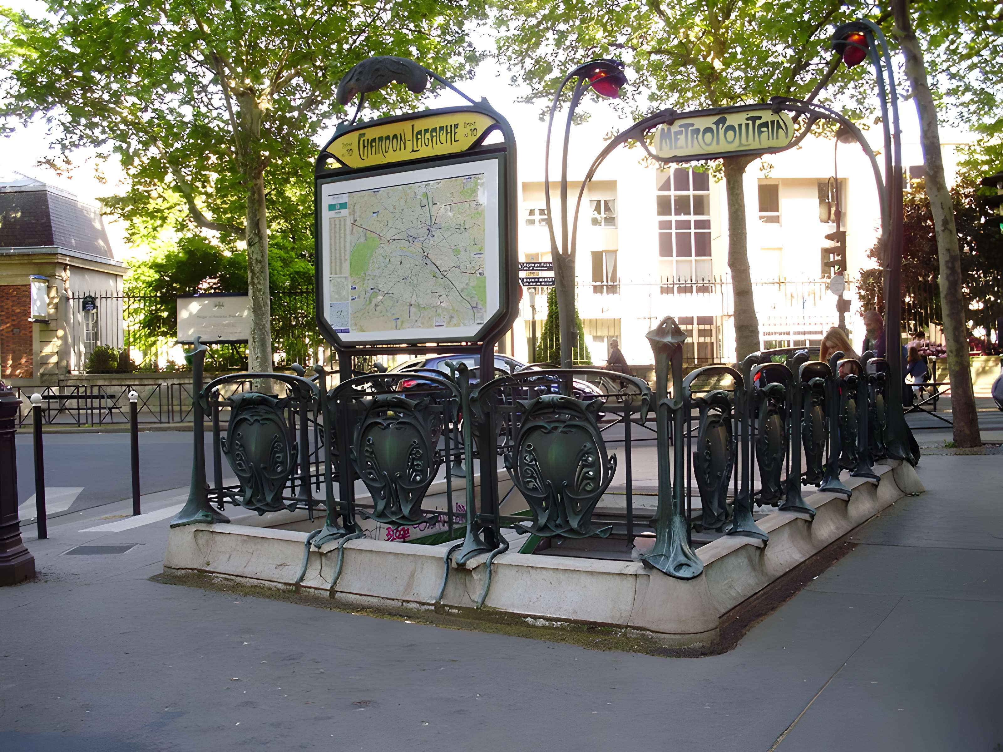 Métropolitain, station Boissière