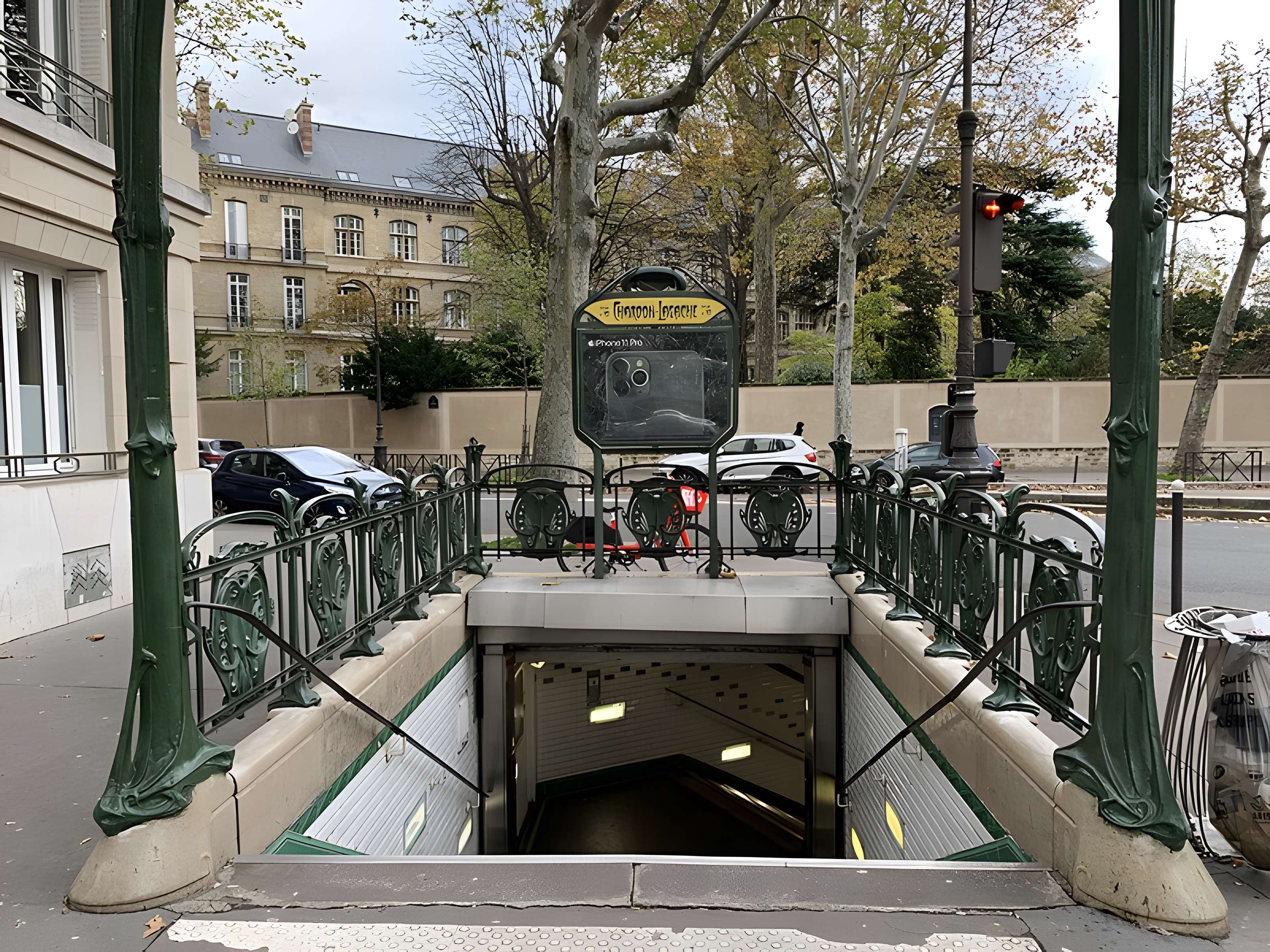 Métropolitain, station Boissière