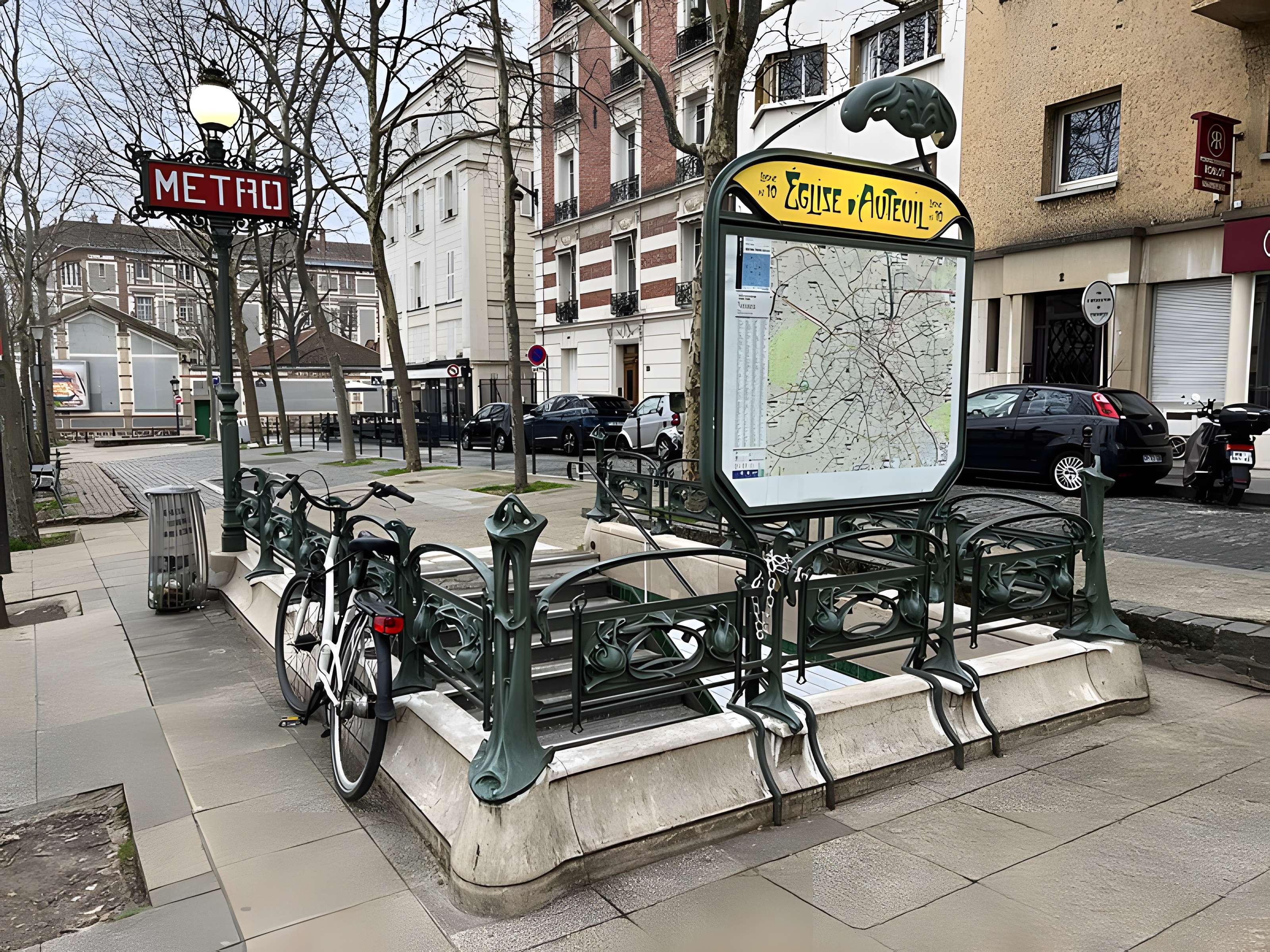 Métropolitain, station Boissière