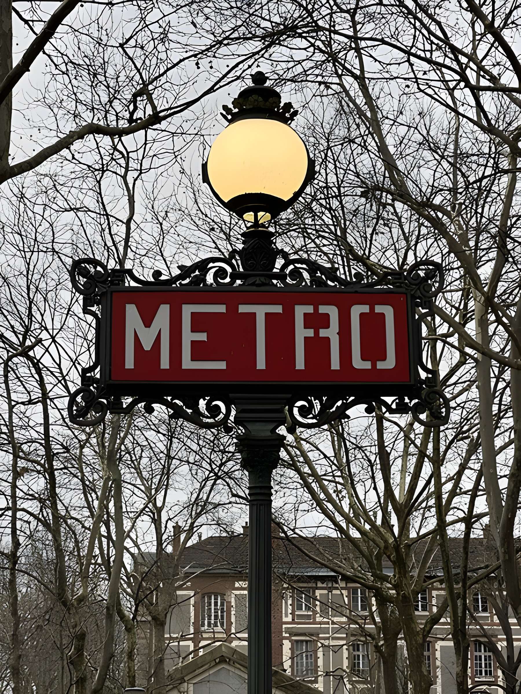 Métropolitain, station Boissière