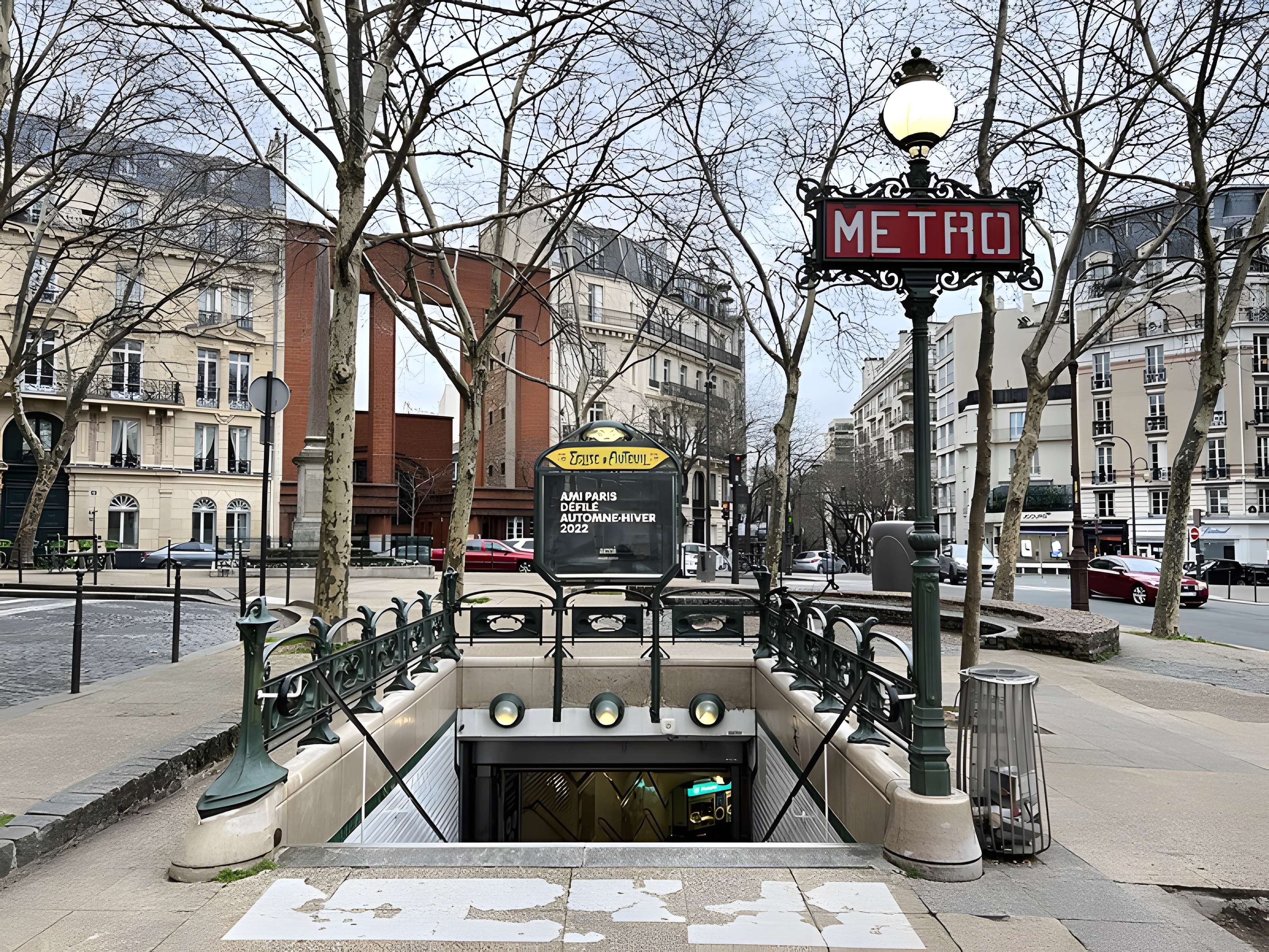 Métropolitain, station Boissière