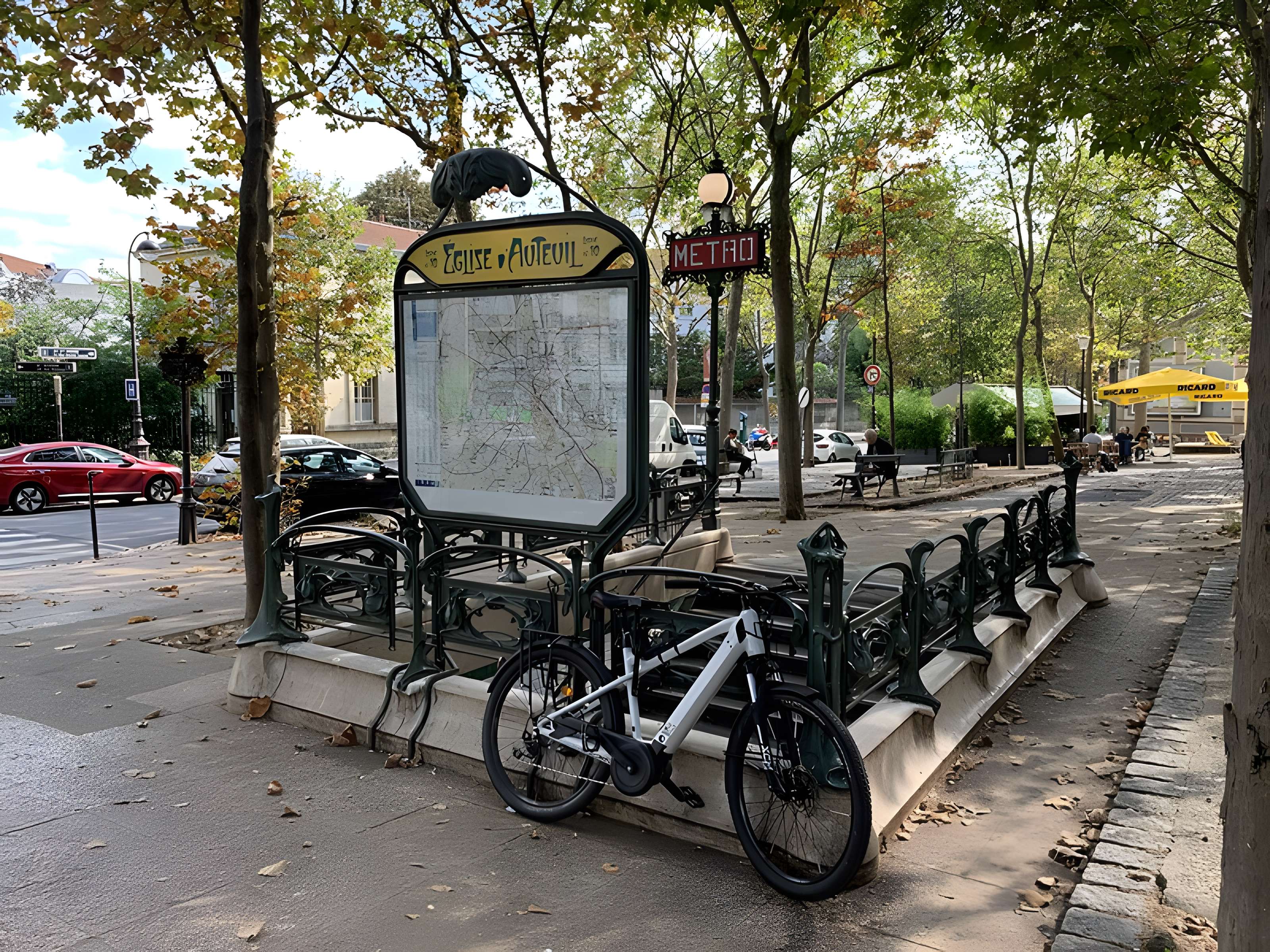 Métropolitain, station Boissière