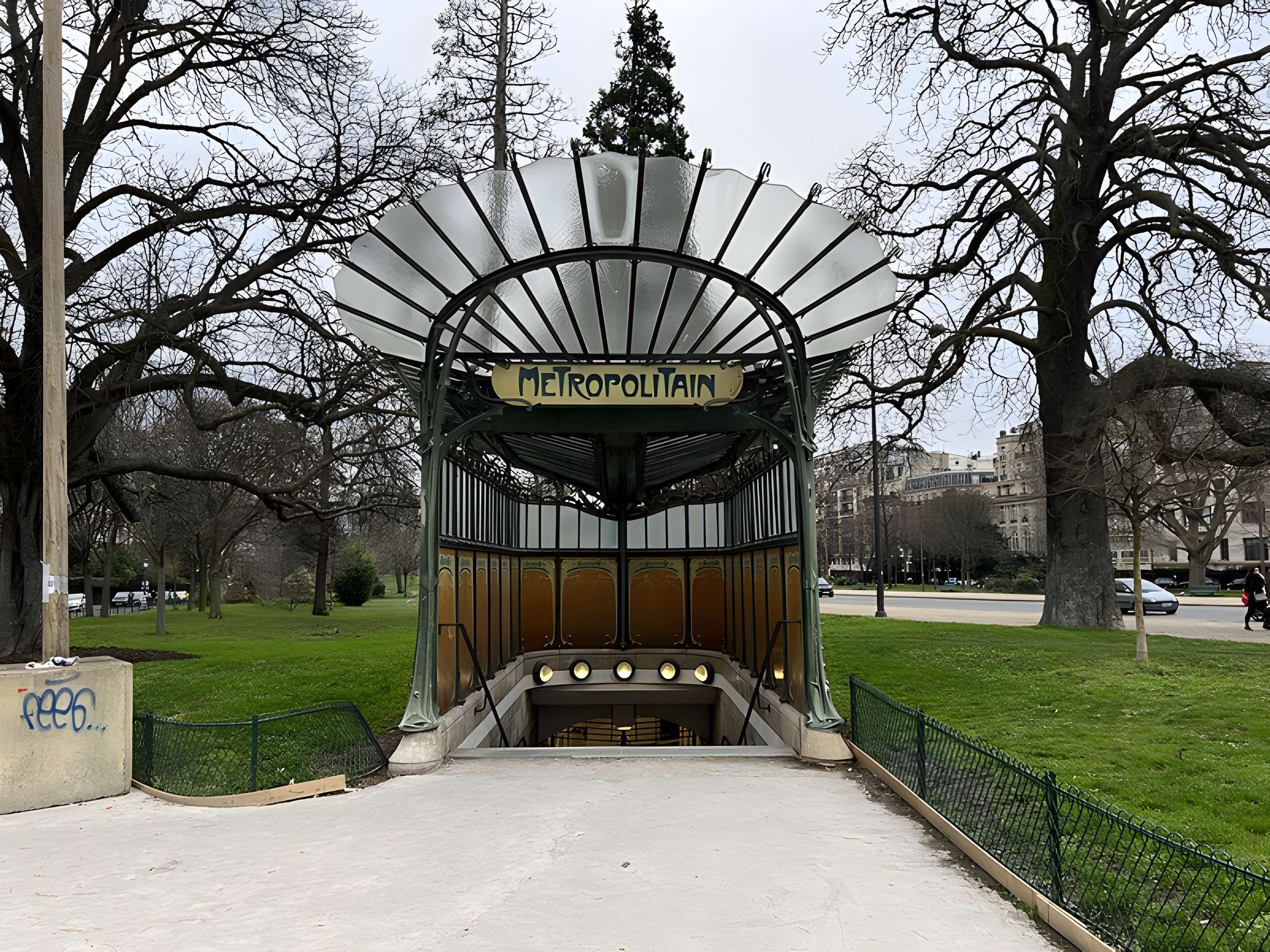 Métropolitain, station Boissière