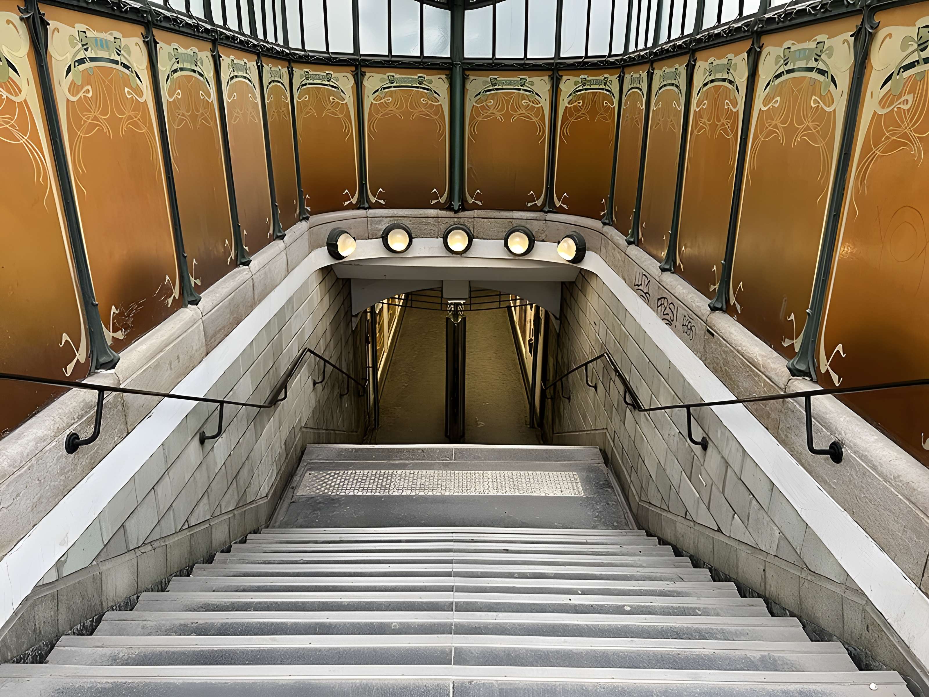 Métropolitain, station Boissière