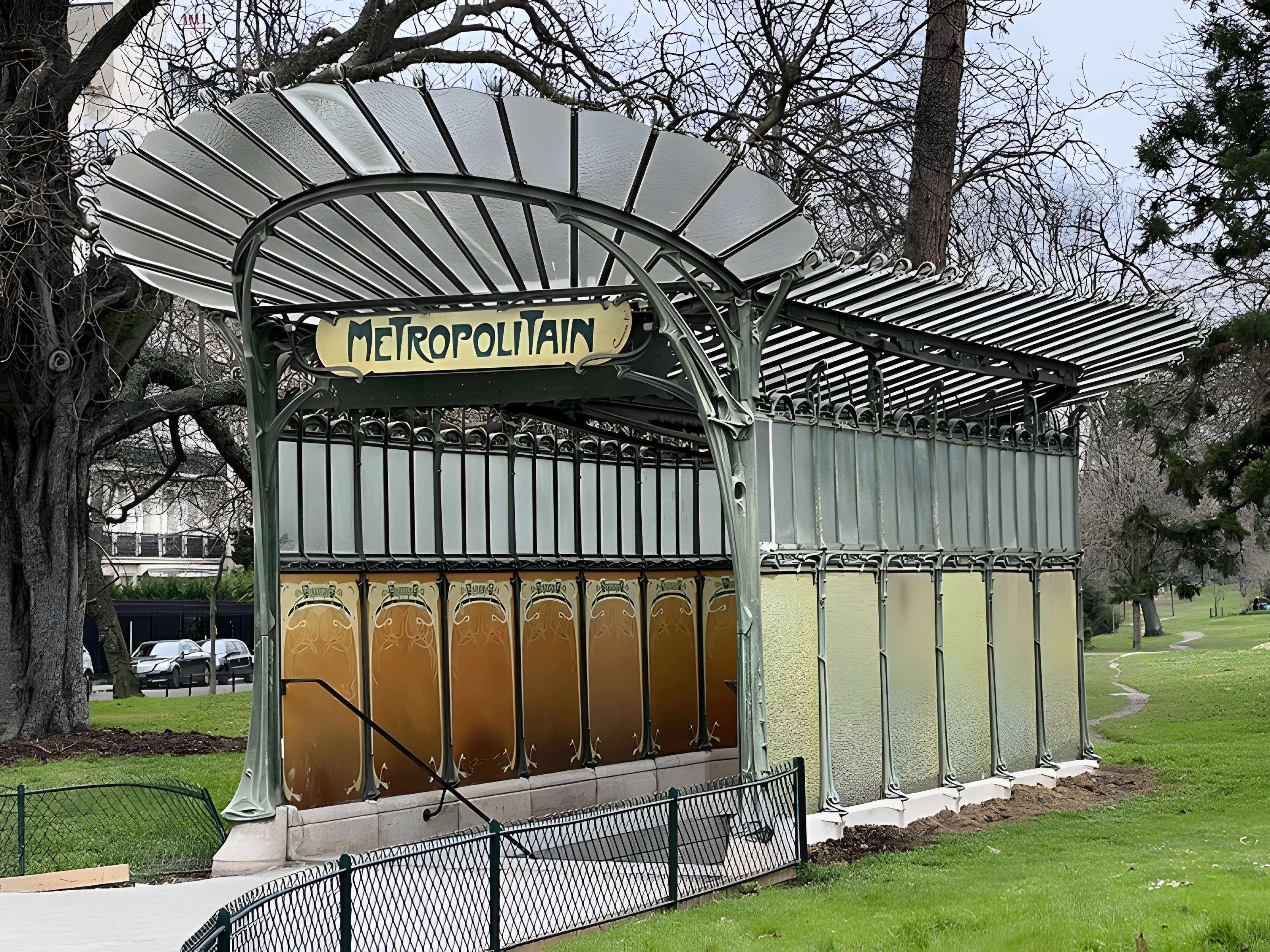 Métropolitain, station Boissière