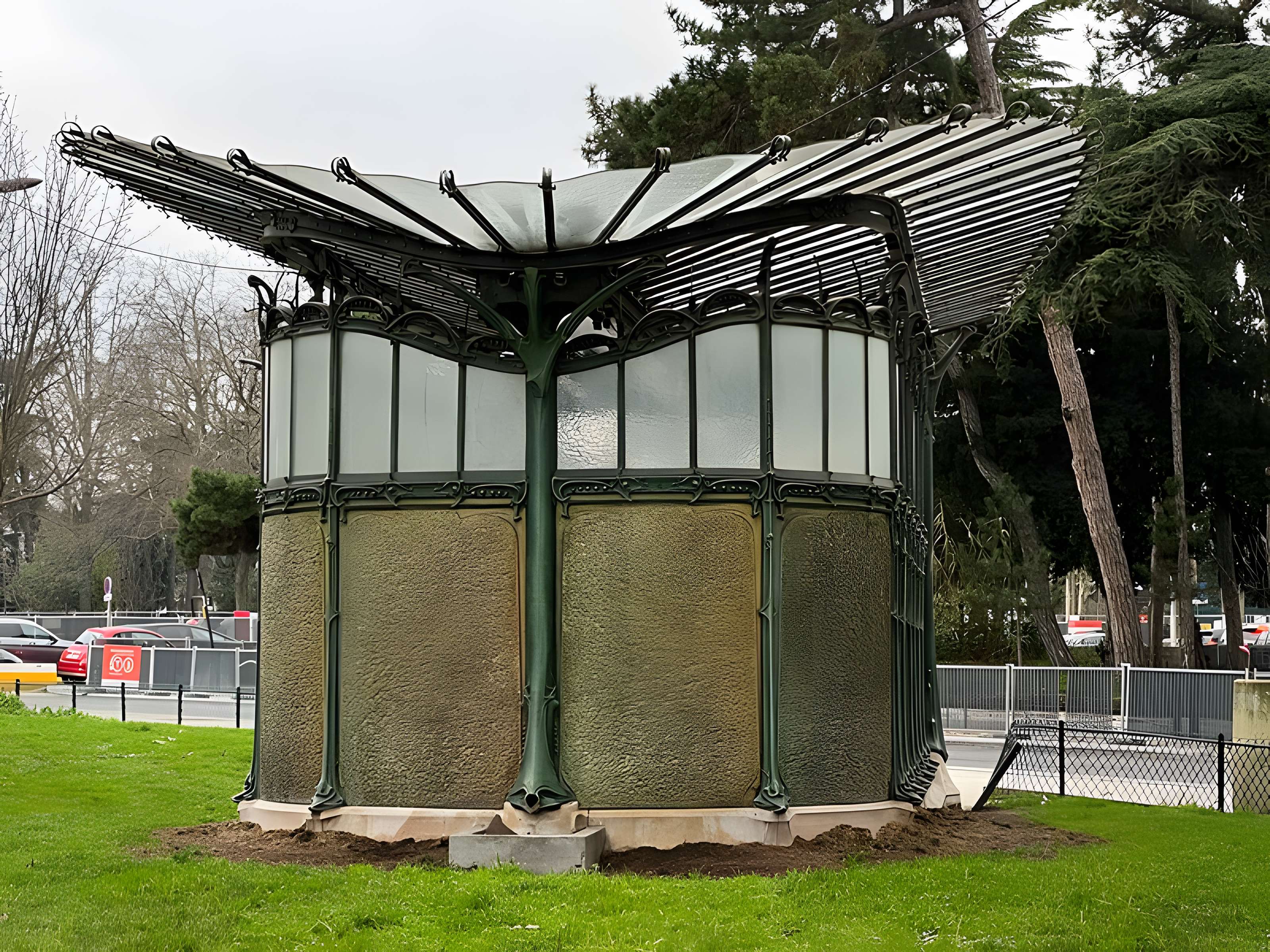 Métropolitain, station Boissière