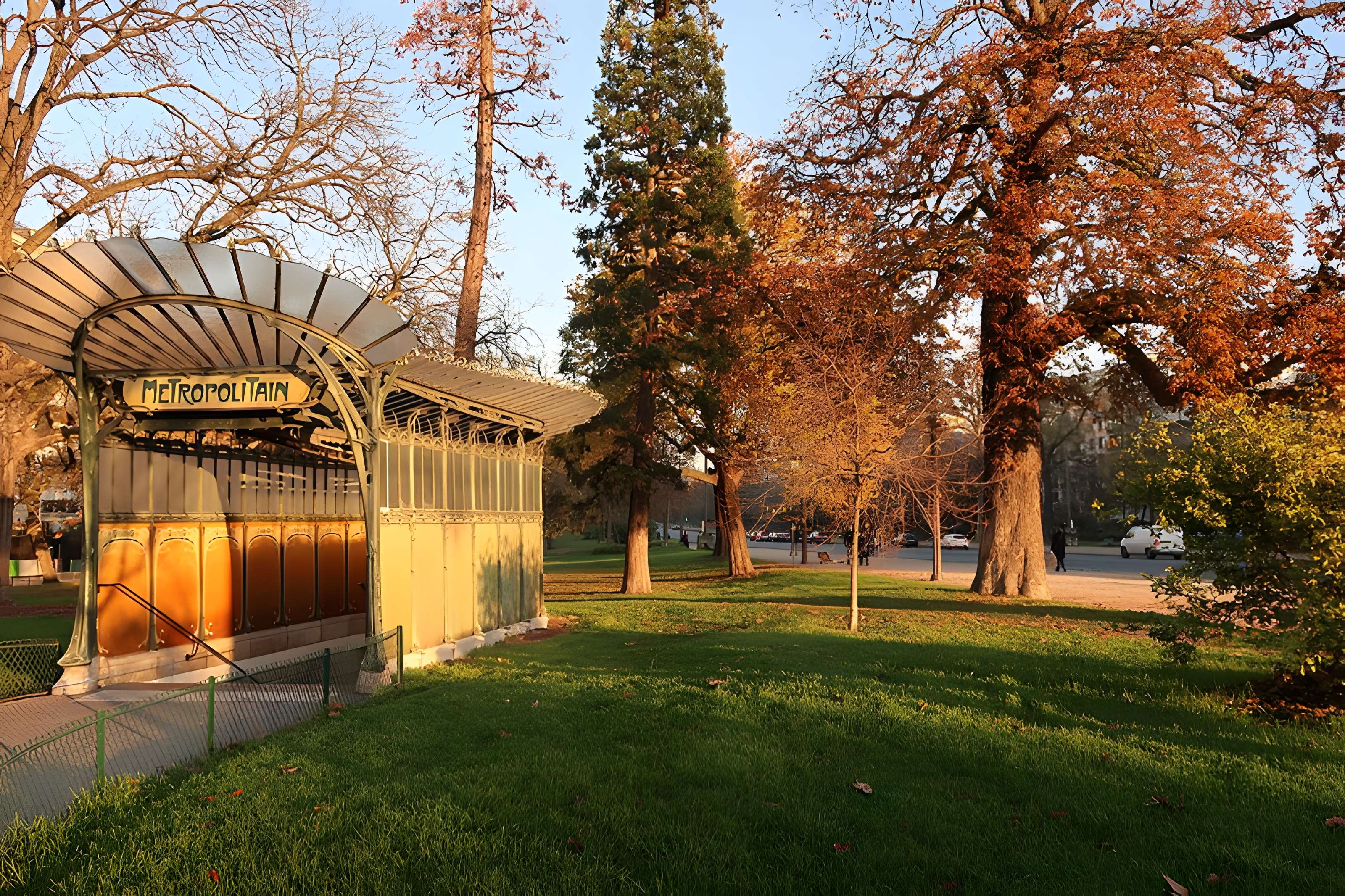 Métropolitain, station Boissière