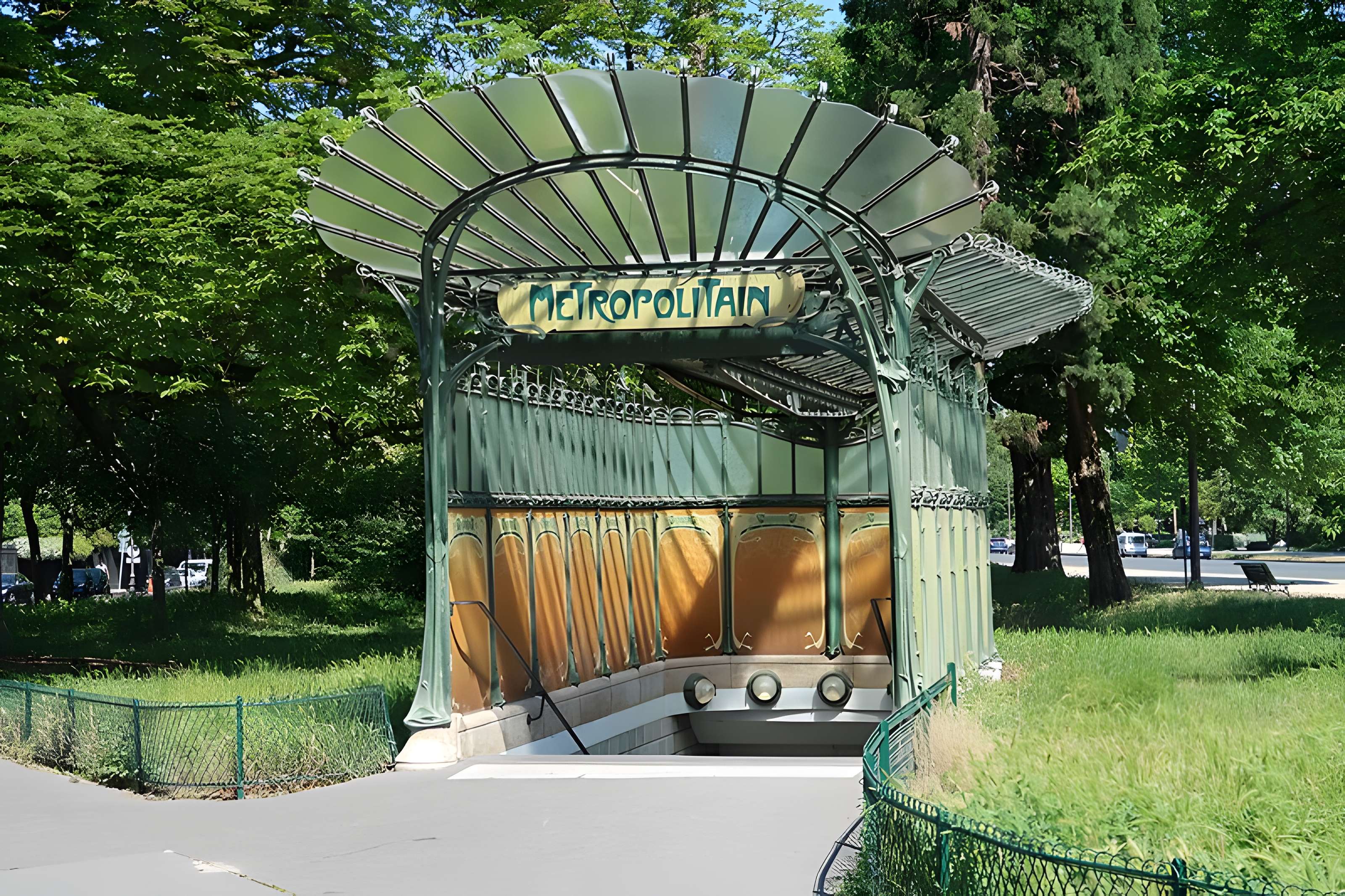 Métropolitain, station Boissière