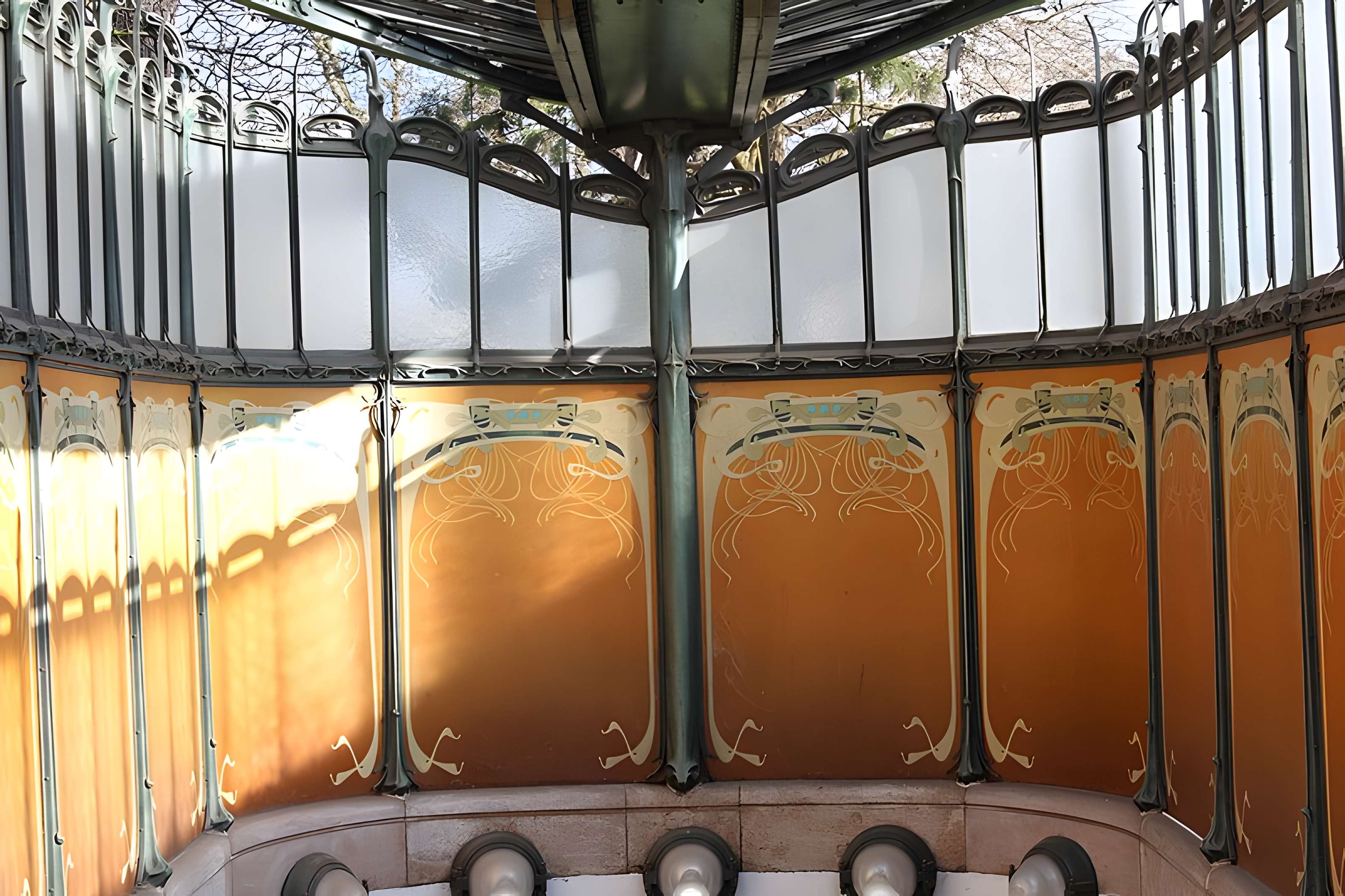 Métropolitain, station Boissière