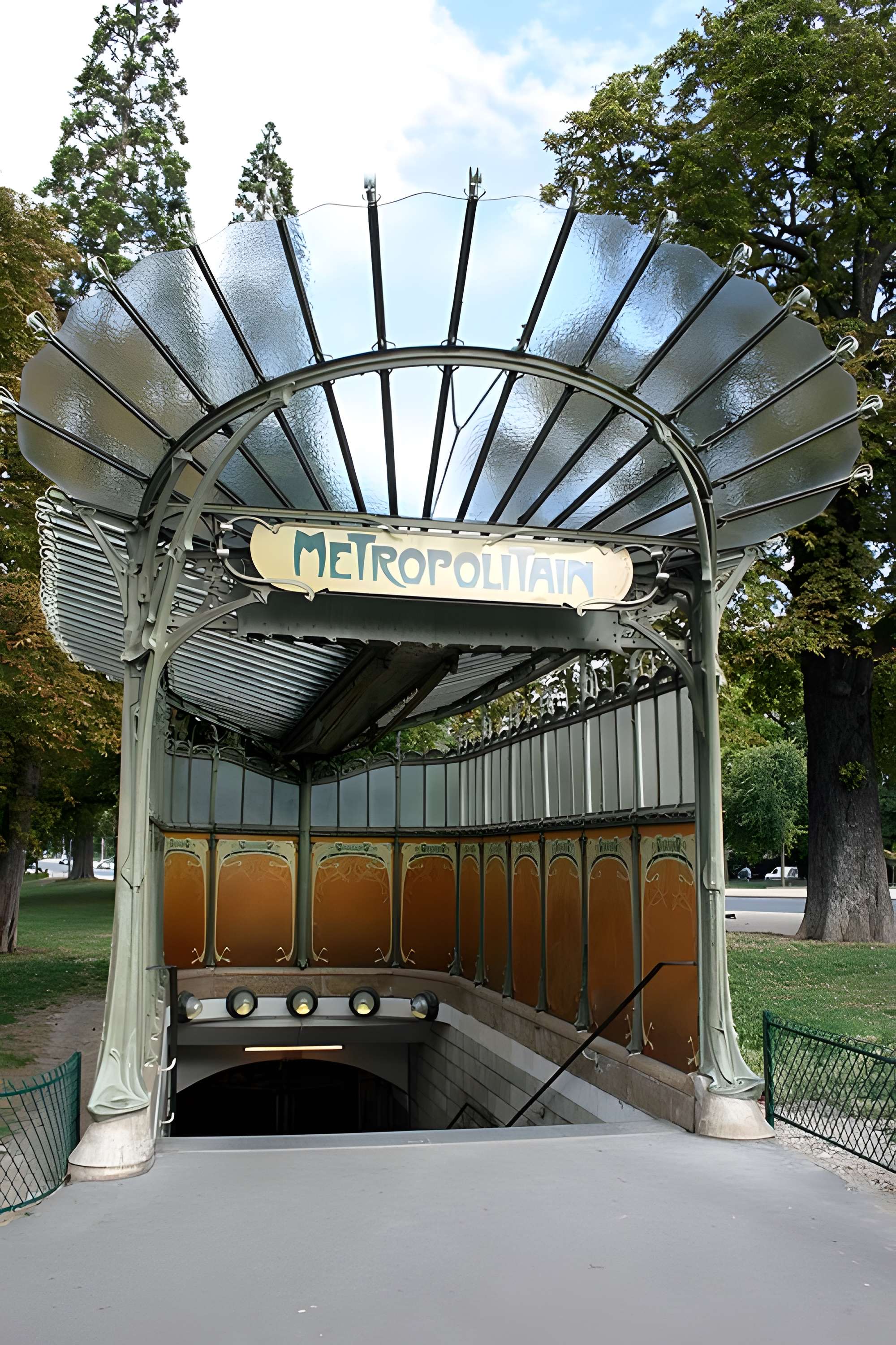 Métropolitain, station Boissière