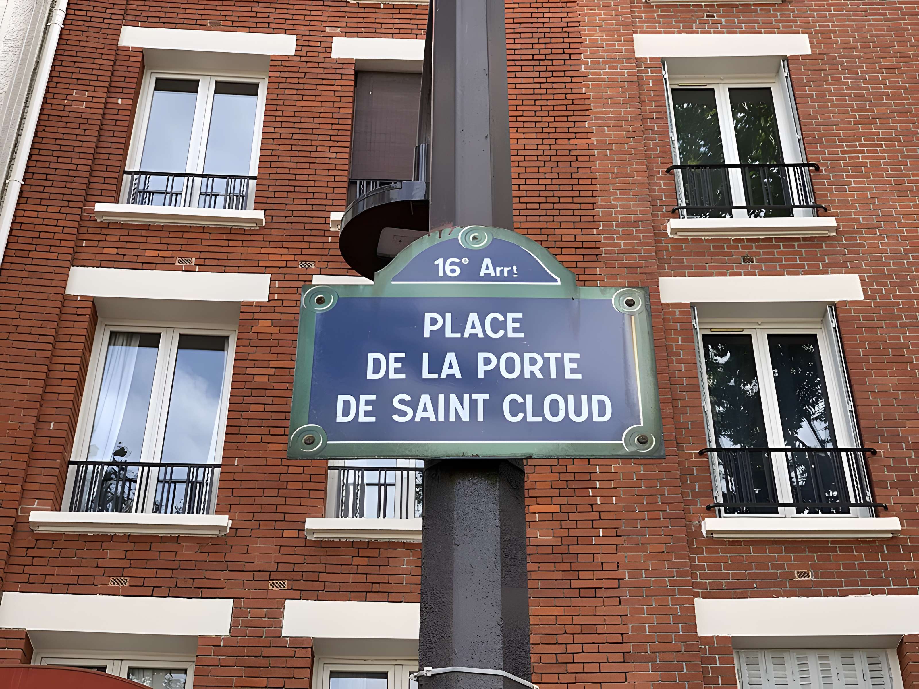 Place de la porte de Saint-Cloud