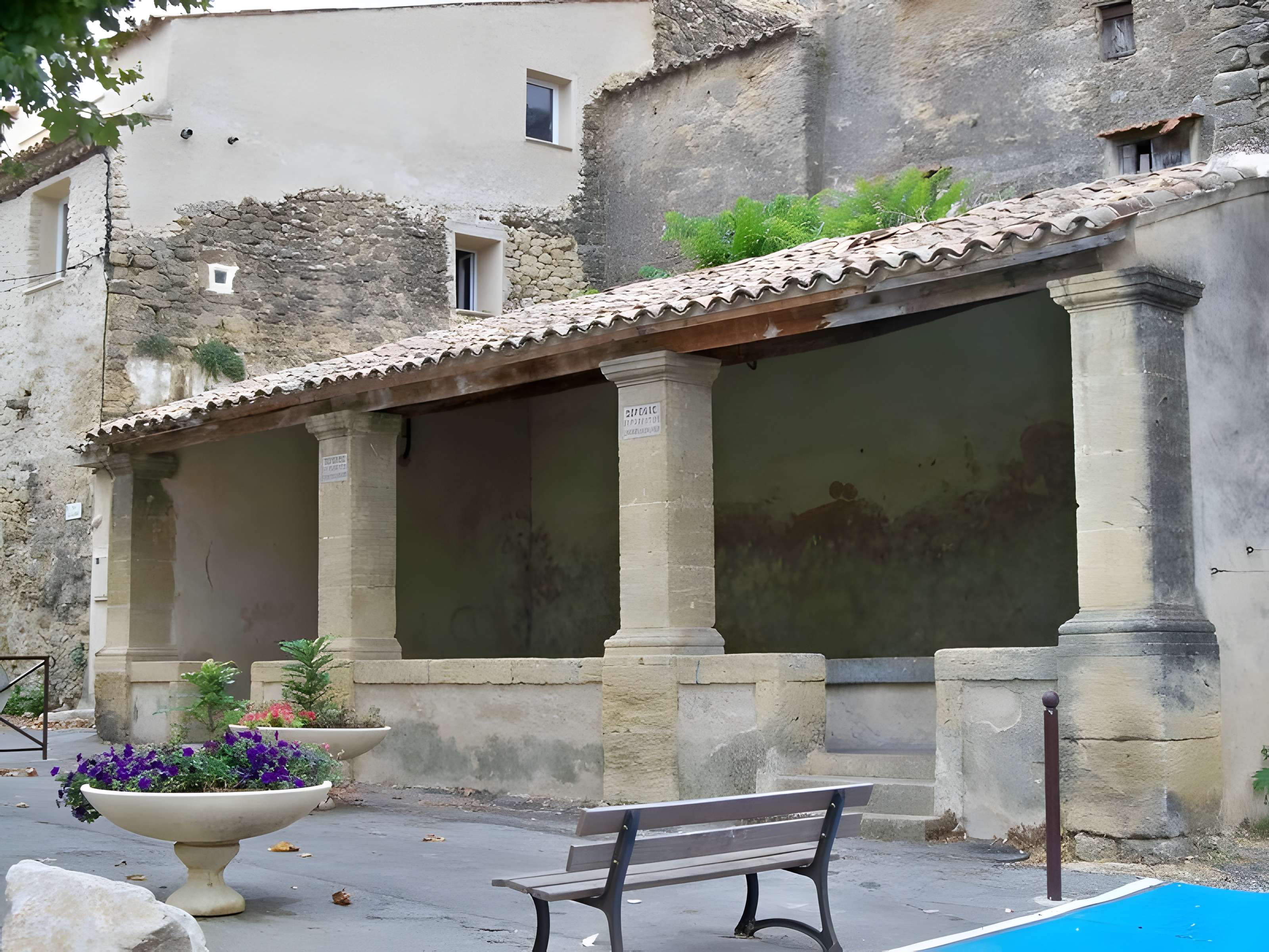Lavoir public de Lauris 