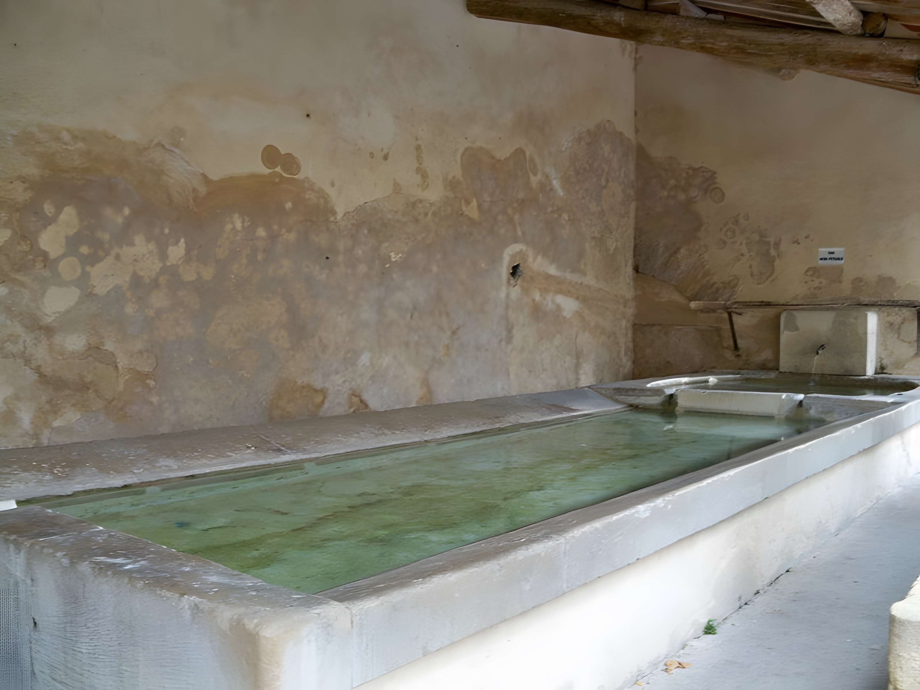 Lavoir public de Lauris