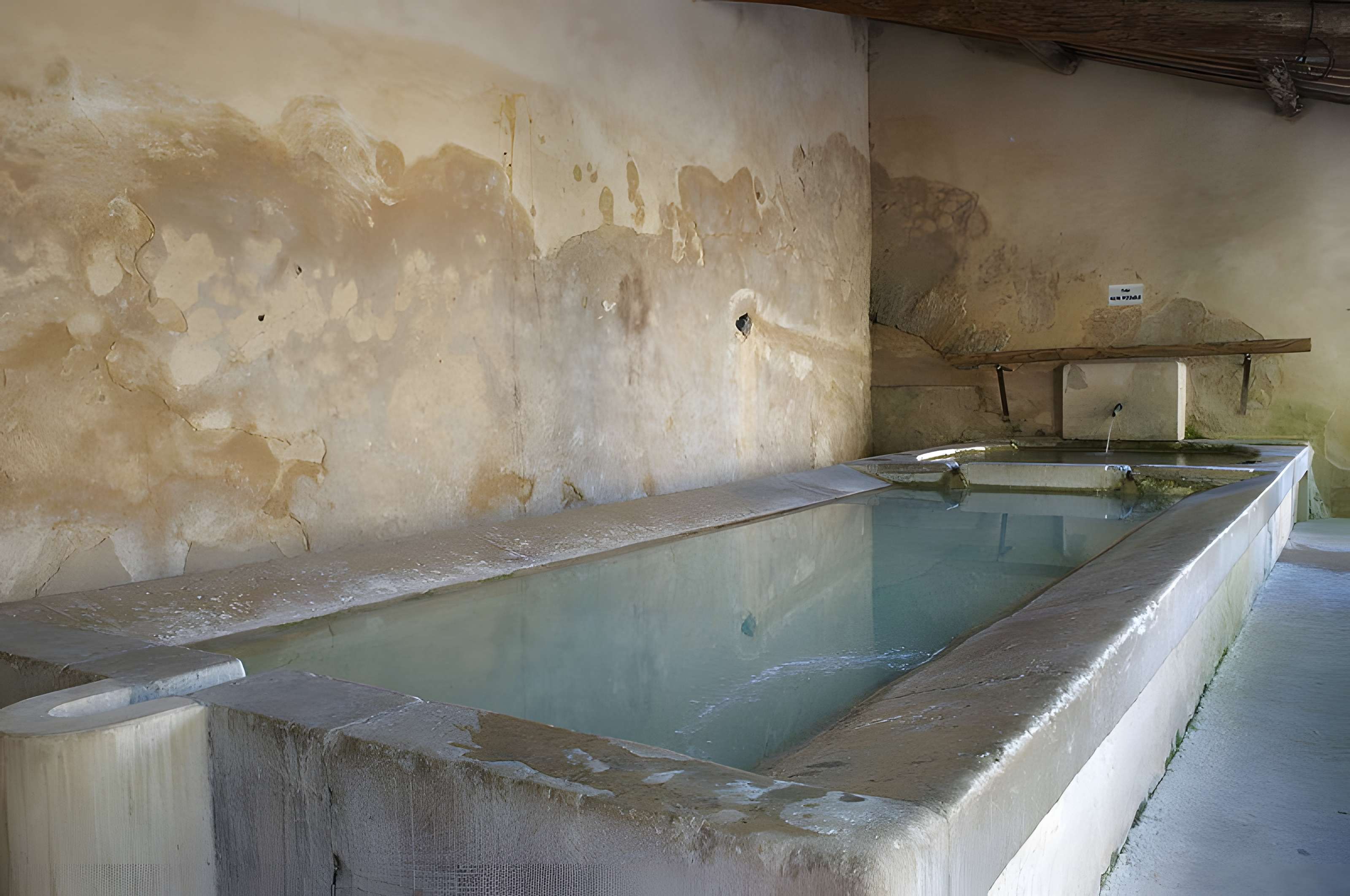 Lavoir public de Lauris