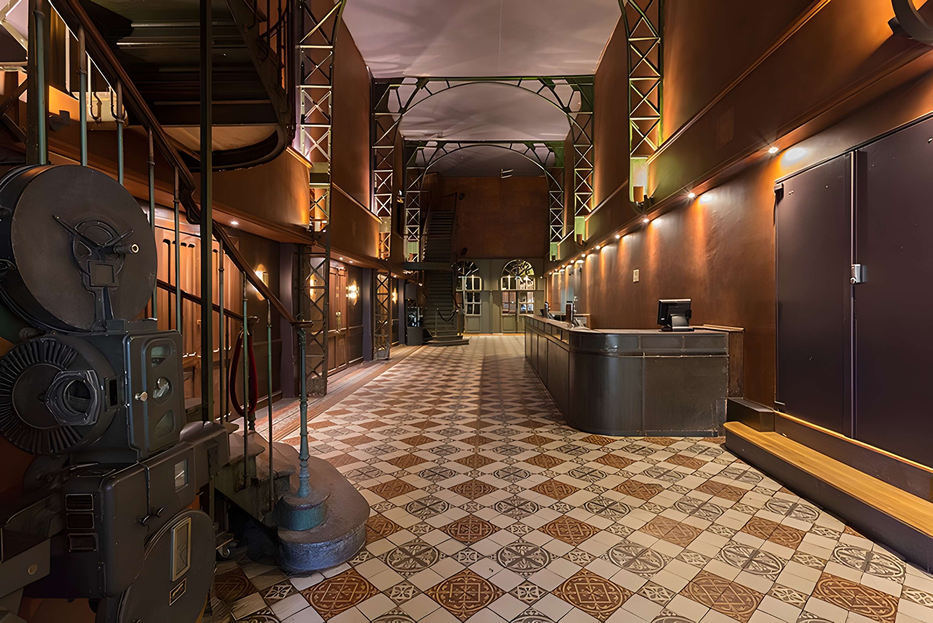 Ancien théâtre Victor Hugo, cinéma Trianon