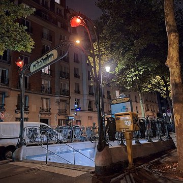 Métropolitain, station Botzaris