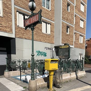 Métropolitain, station Botzaris