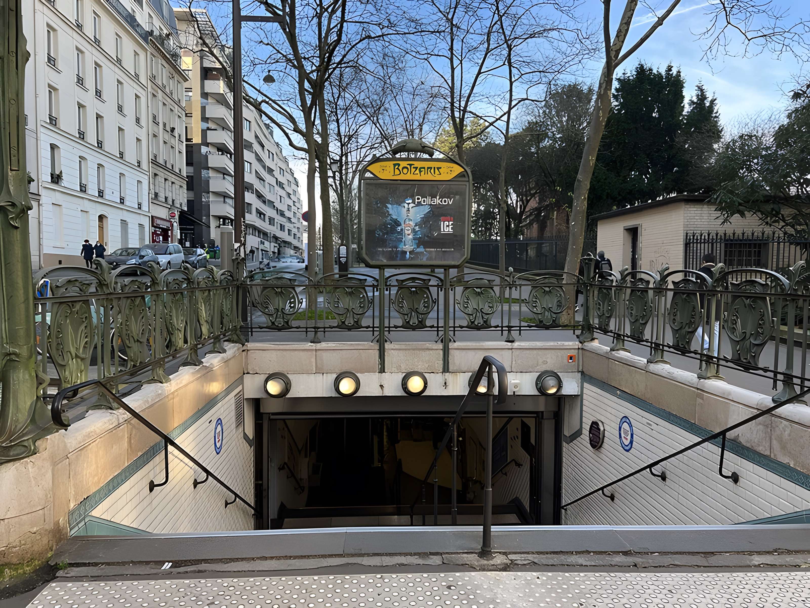 Métropolitain, station Botzaris