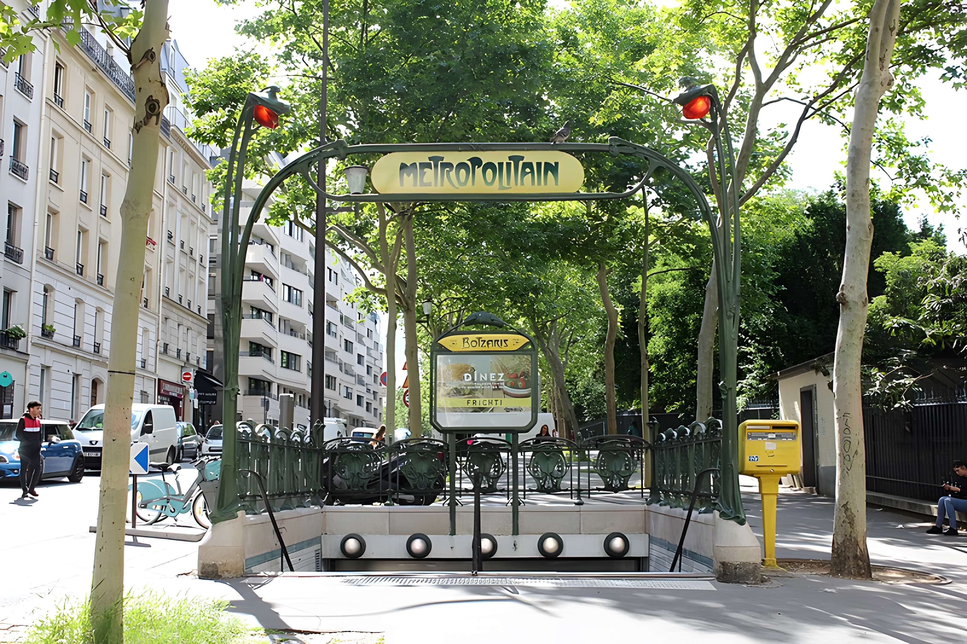 Métropolitain, station Botzaris