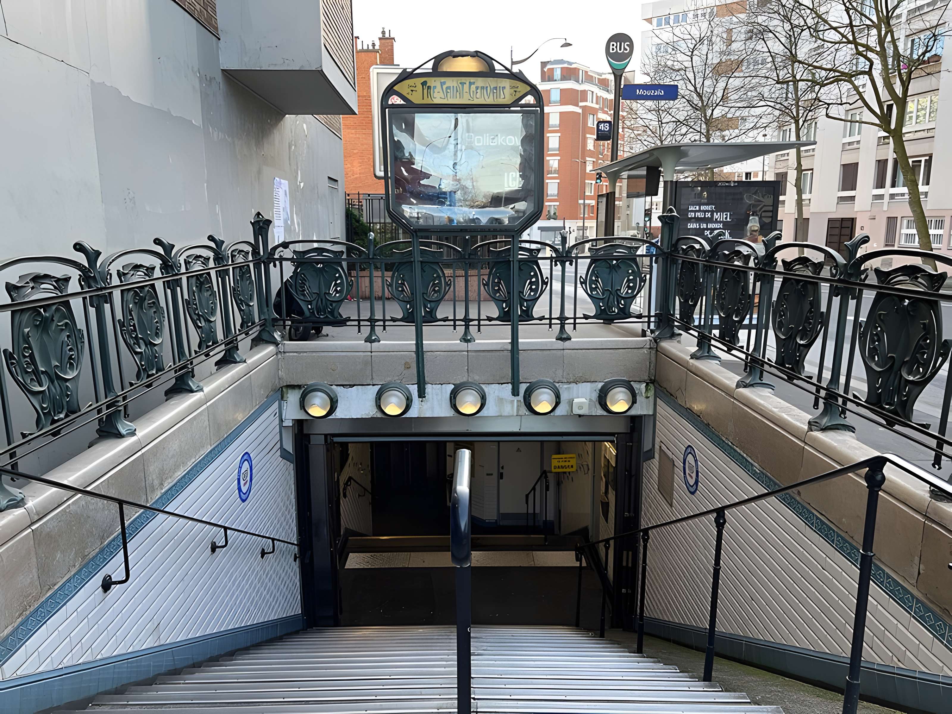 Métropolitain, station Botzaris