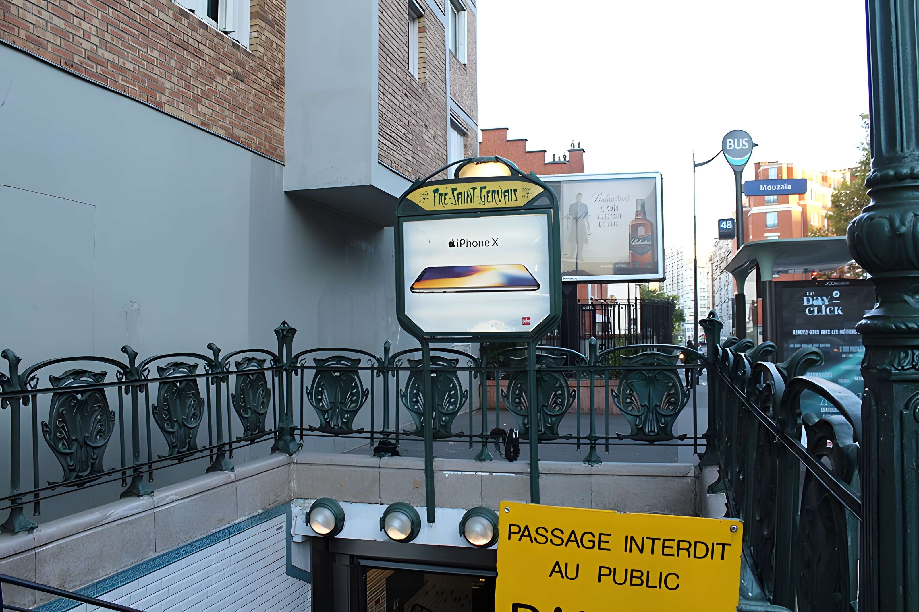 Métropolitain, station Botzaris