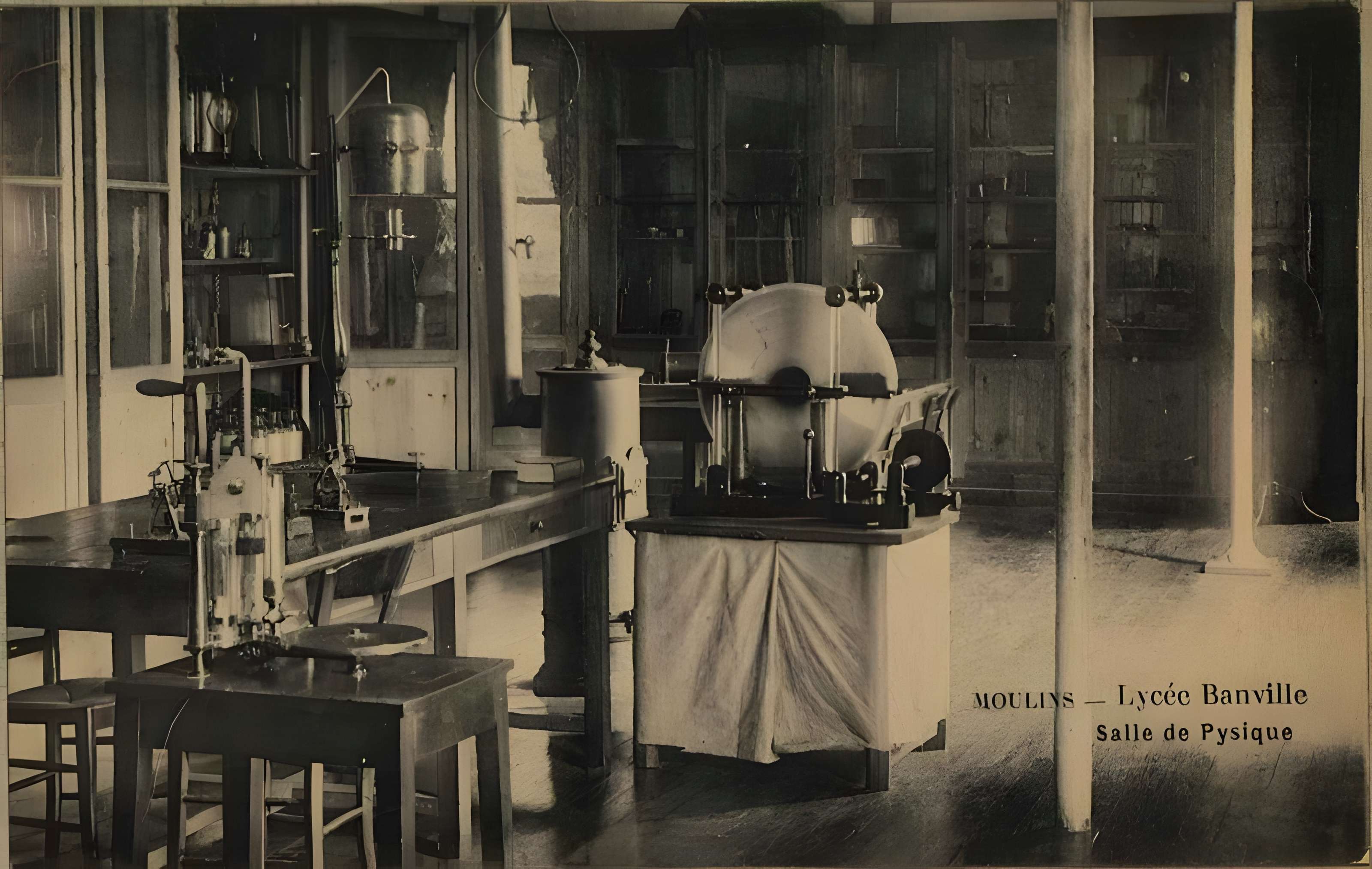 Lycée Théodore-de-Banville à Moulins