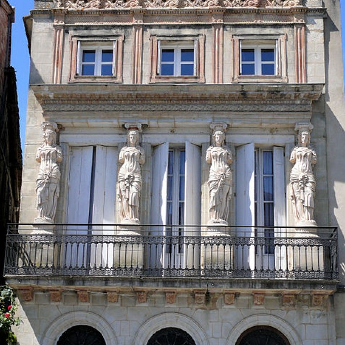 Photo de Maison à cariatides, Rue Eugène-Mazelié à Lauzun