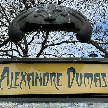 Métropolitain, station Alexandre-Dumas