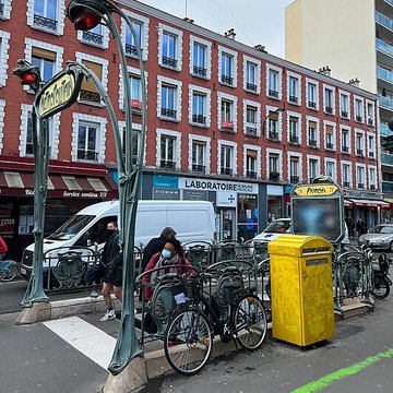 Métropolitain, station Alexandre-Dumas