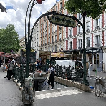 Métropolitain, station Alexandre-Dumas