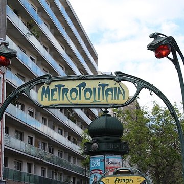 Métropolitain, station Alexandre-Dumas