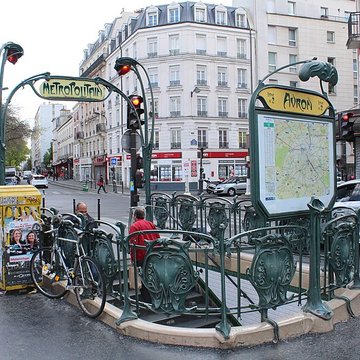 Métropolitain, station Alexandre-Dumas