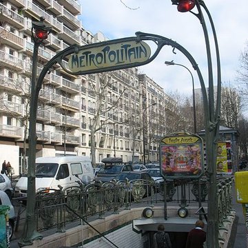 Métropolitain, station Alexandre-Dumas