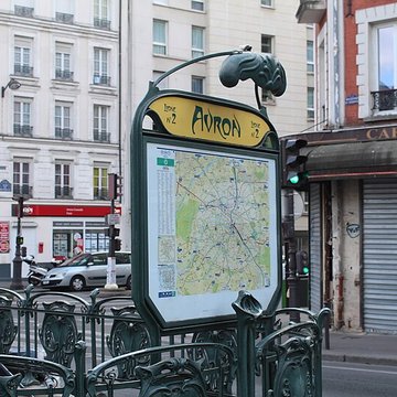 Métropolitain, station Alexandre-Dumas