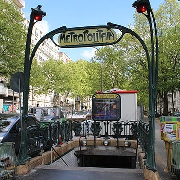 Métropolitain, station Alexandre-Dumas