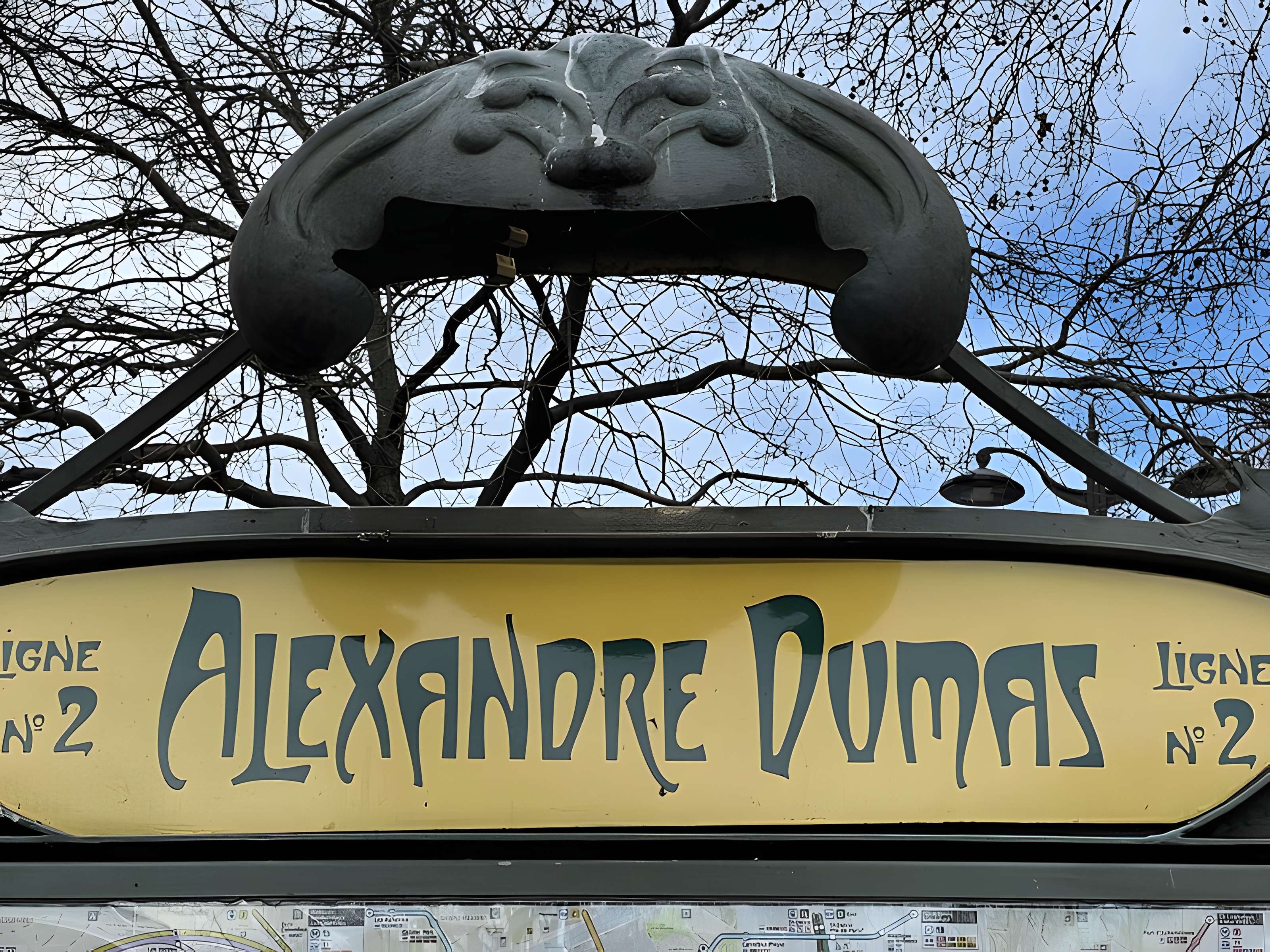 Métropolitain, station Alexandre-Dumas