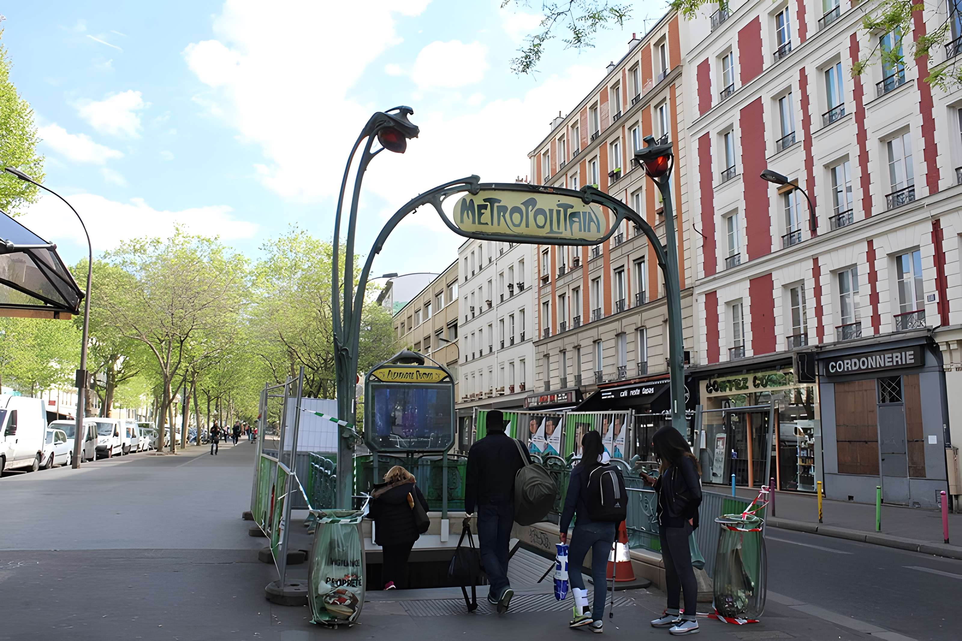 Métropolitain, station Alexandre-Dumas