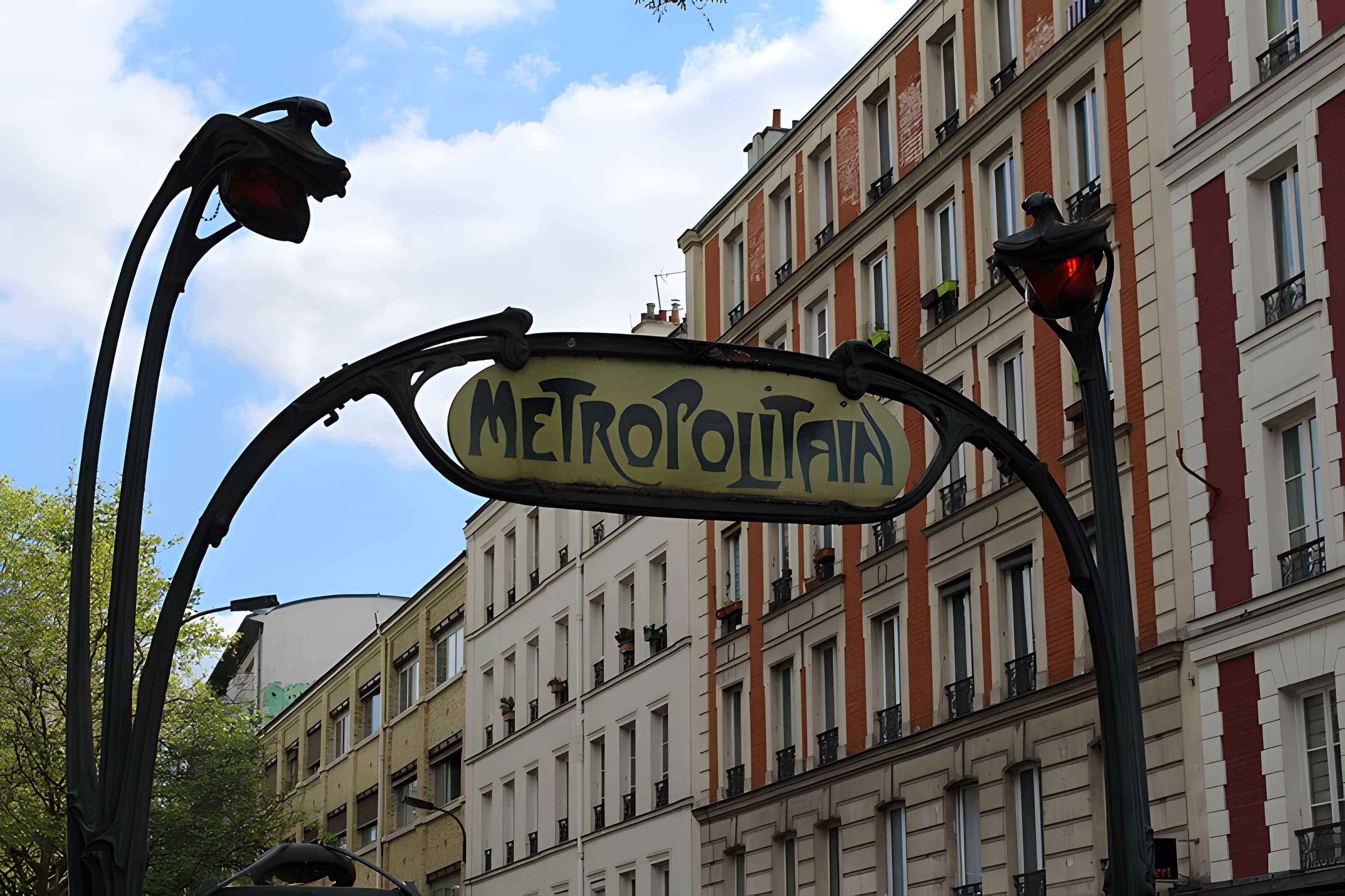 Métropolitain, station Alexandre-Dumas
