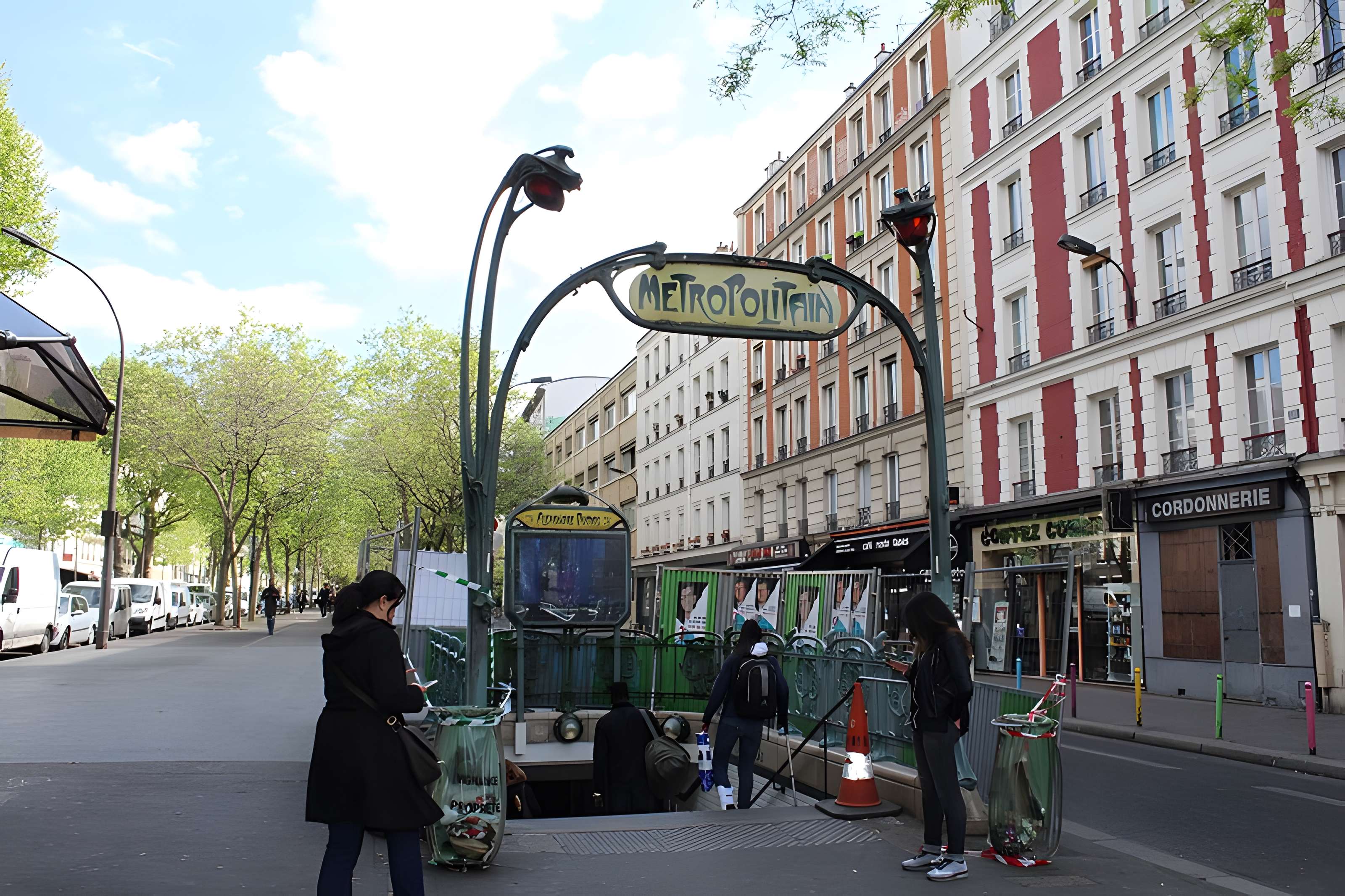 Métropolitain, station Alexandre-Dumas
