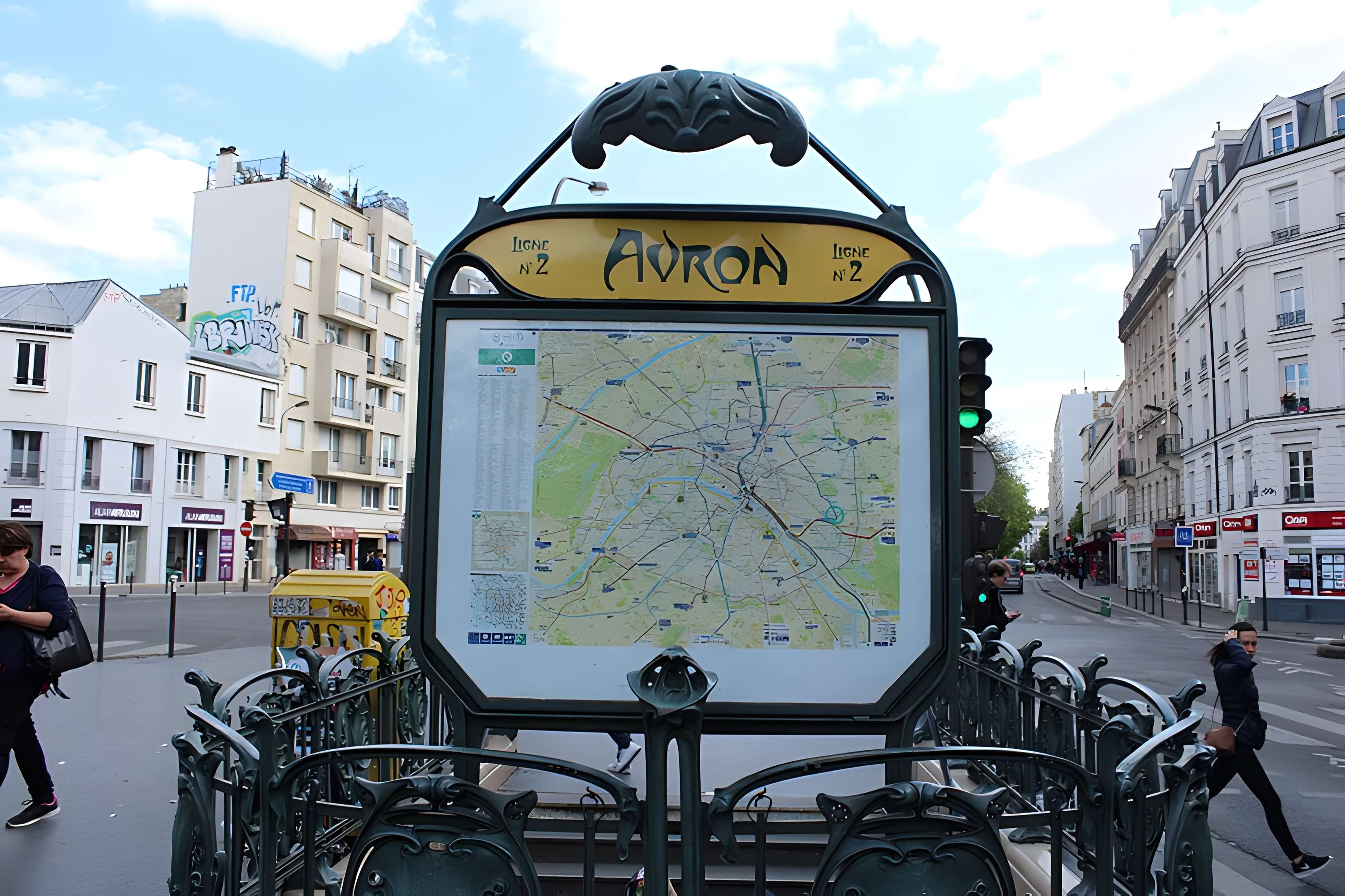 Métropolitain, station Alexandre-Dumas