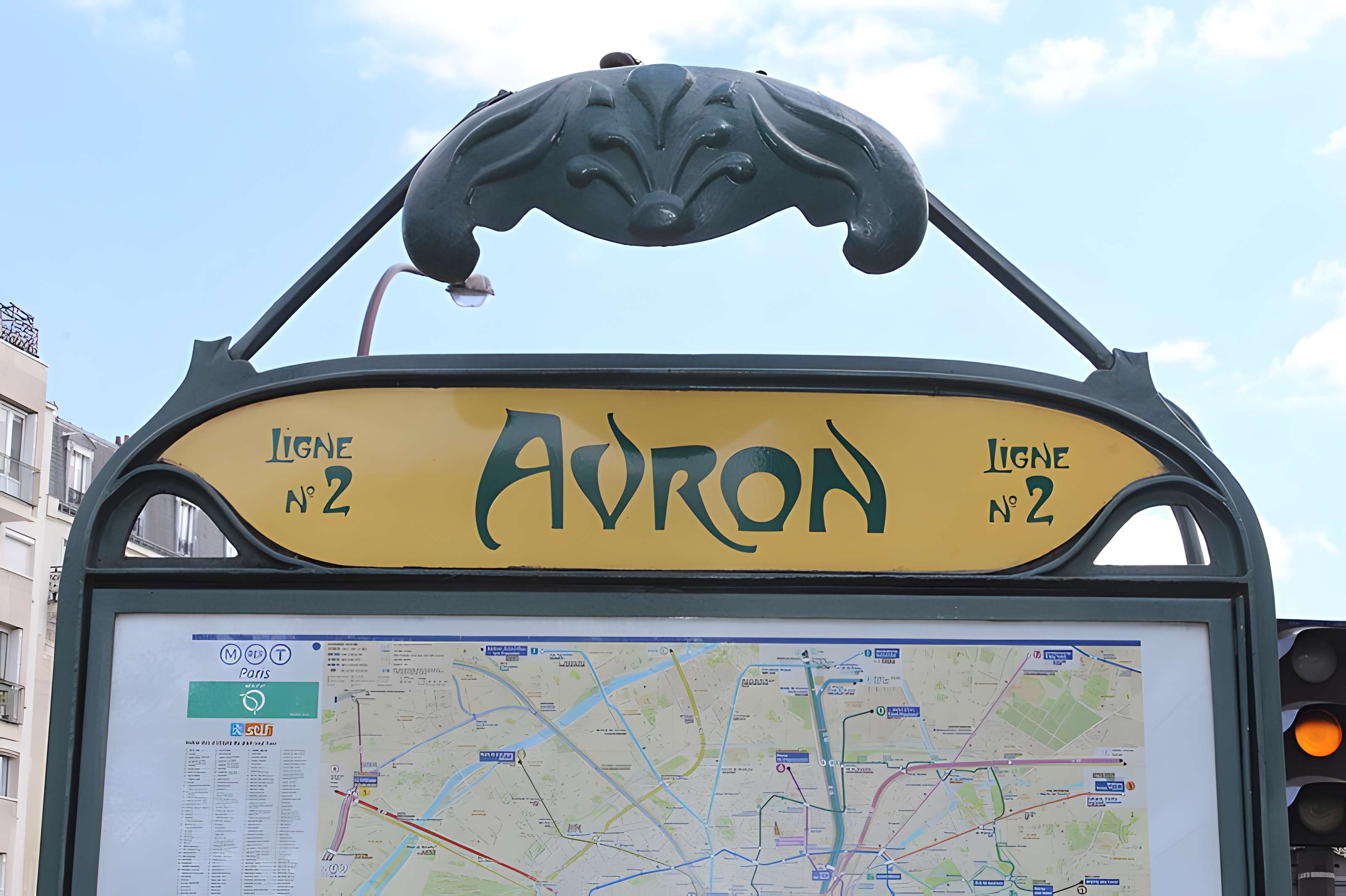 Métropolitain, station Alexandre-Dumas