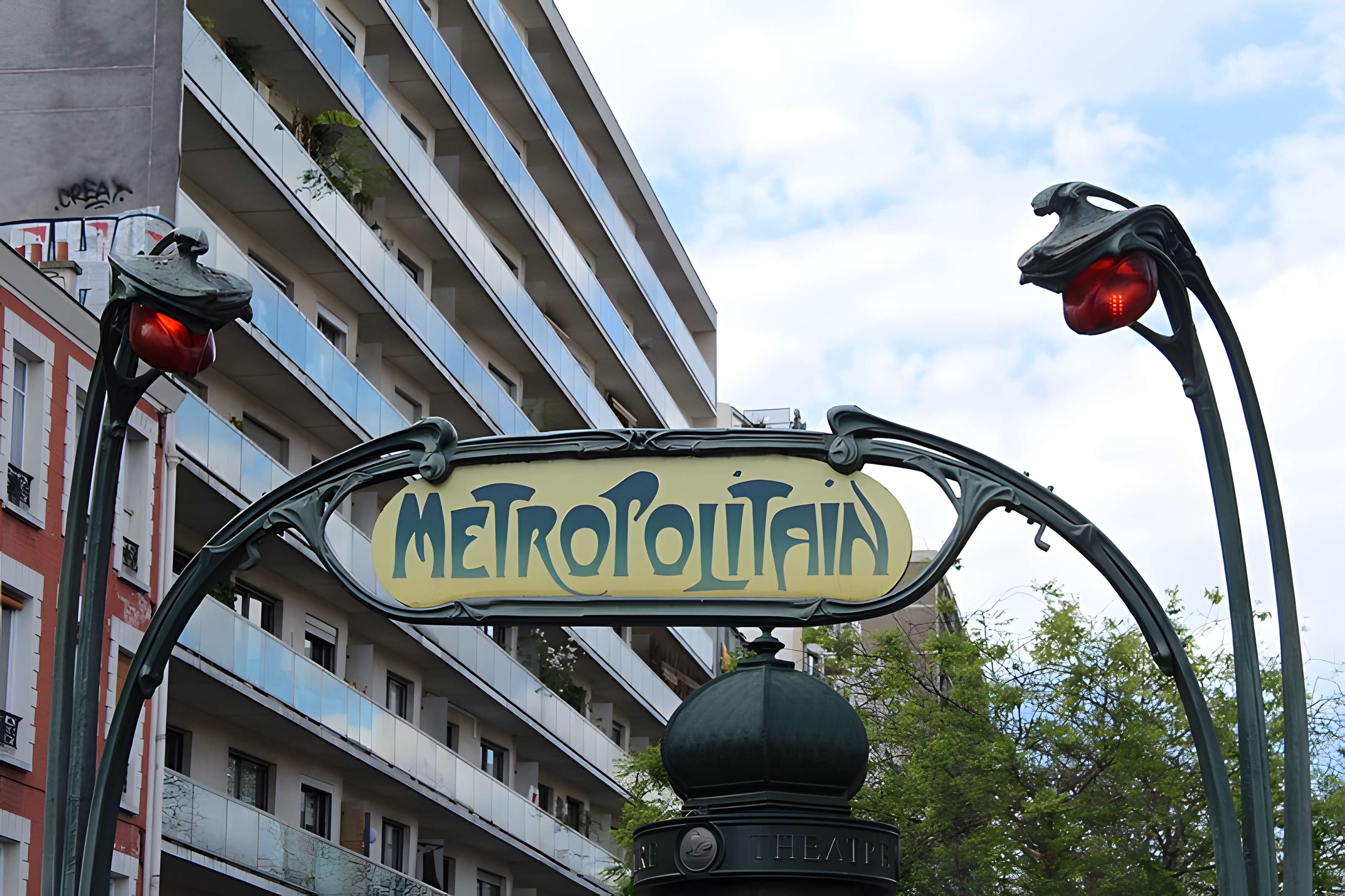Métropolitain, station Alexandre-Dumas