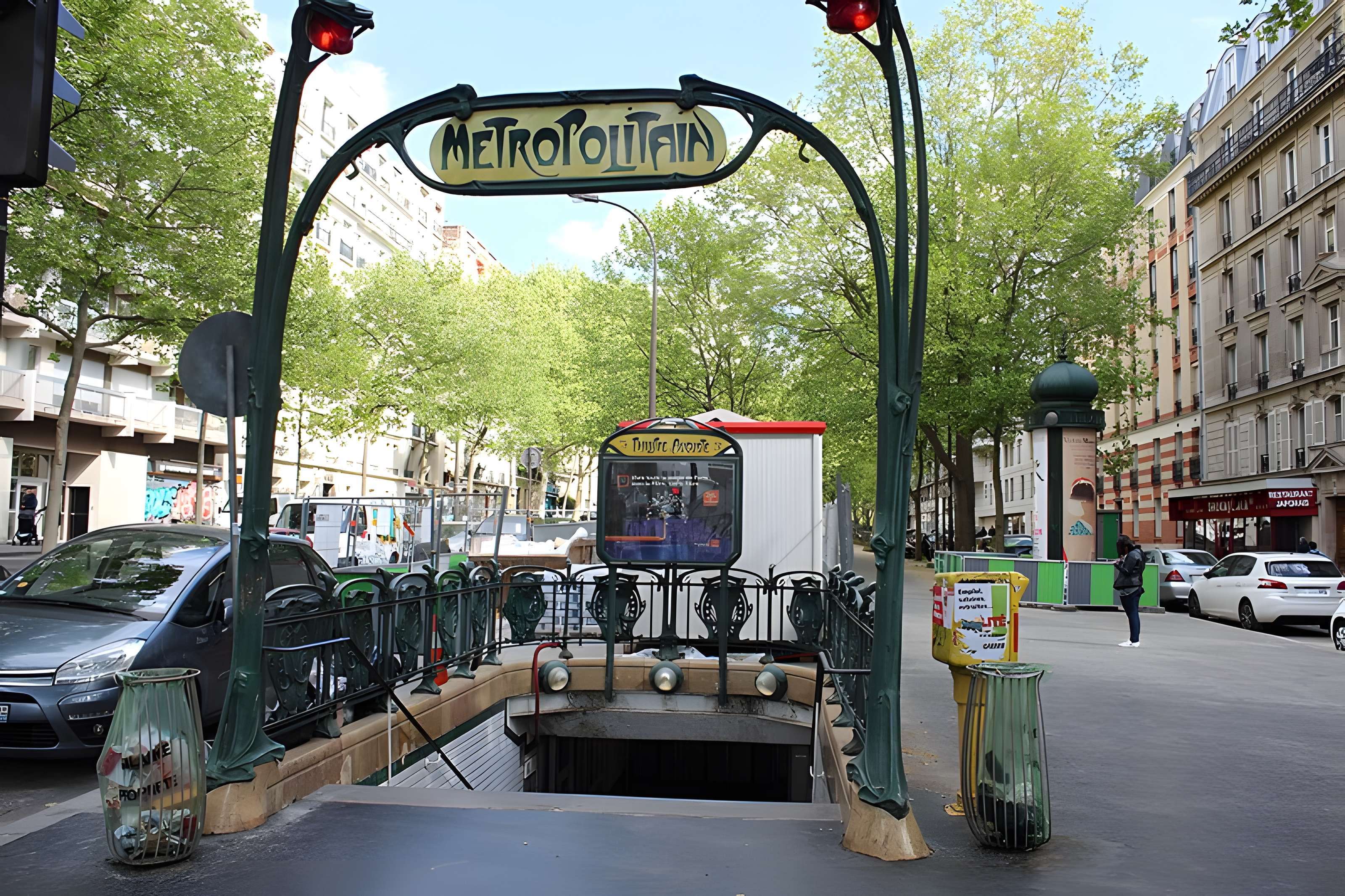 Métropolitain, station Alexandre-Dumas