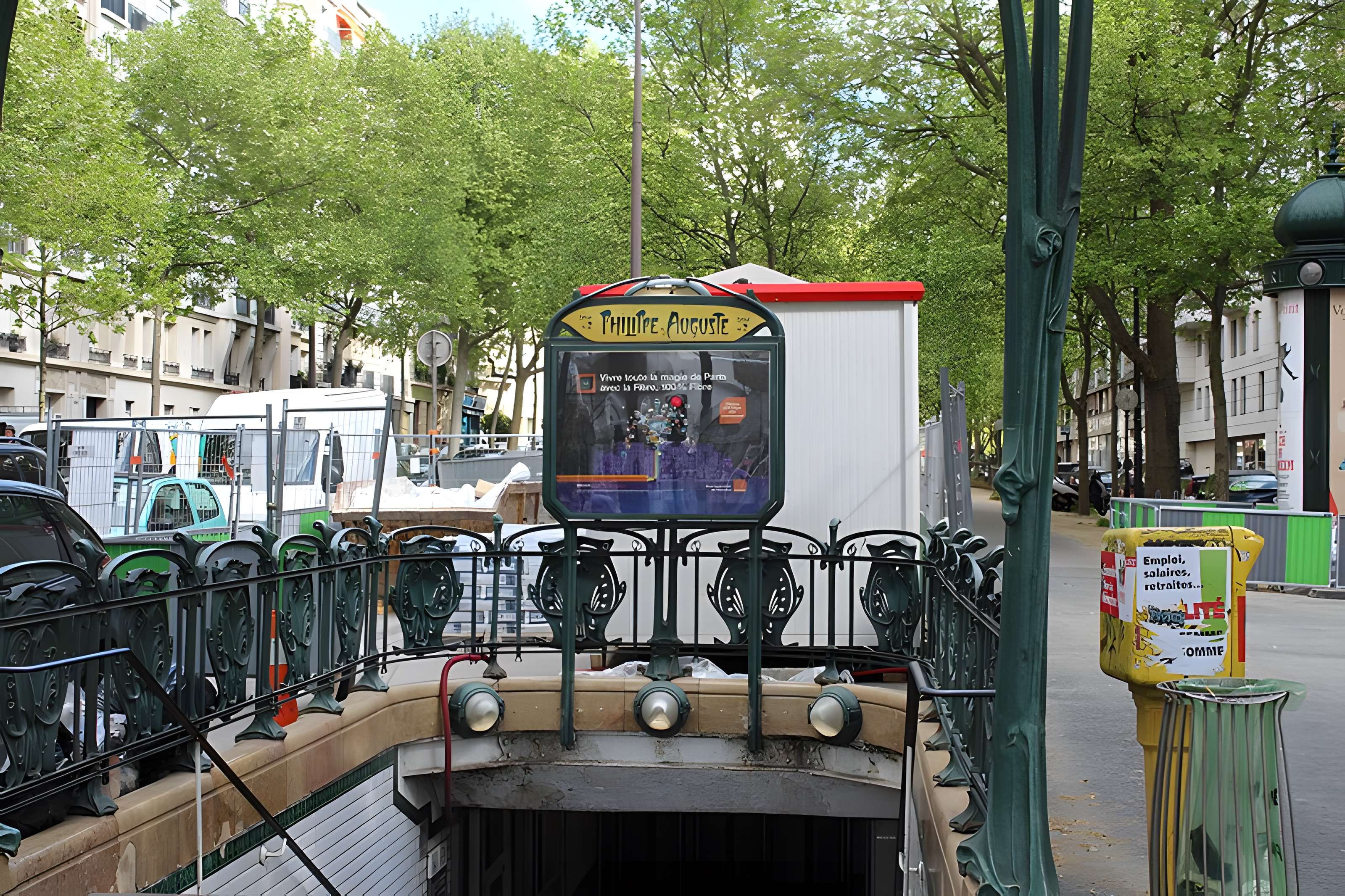 Métropolitain, station Alexandre-Dumas