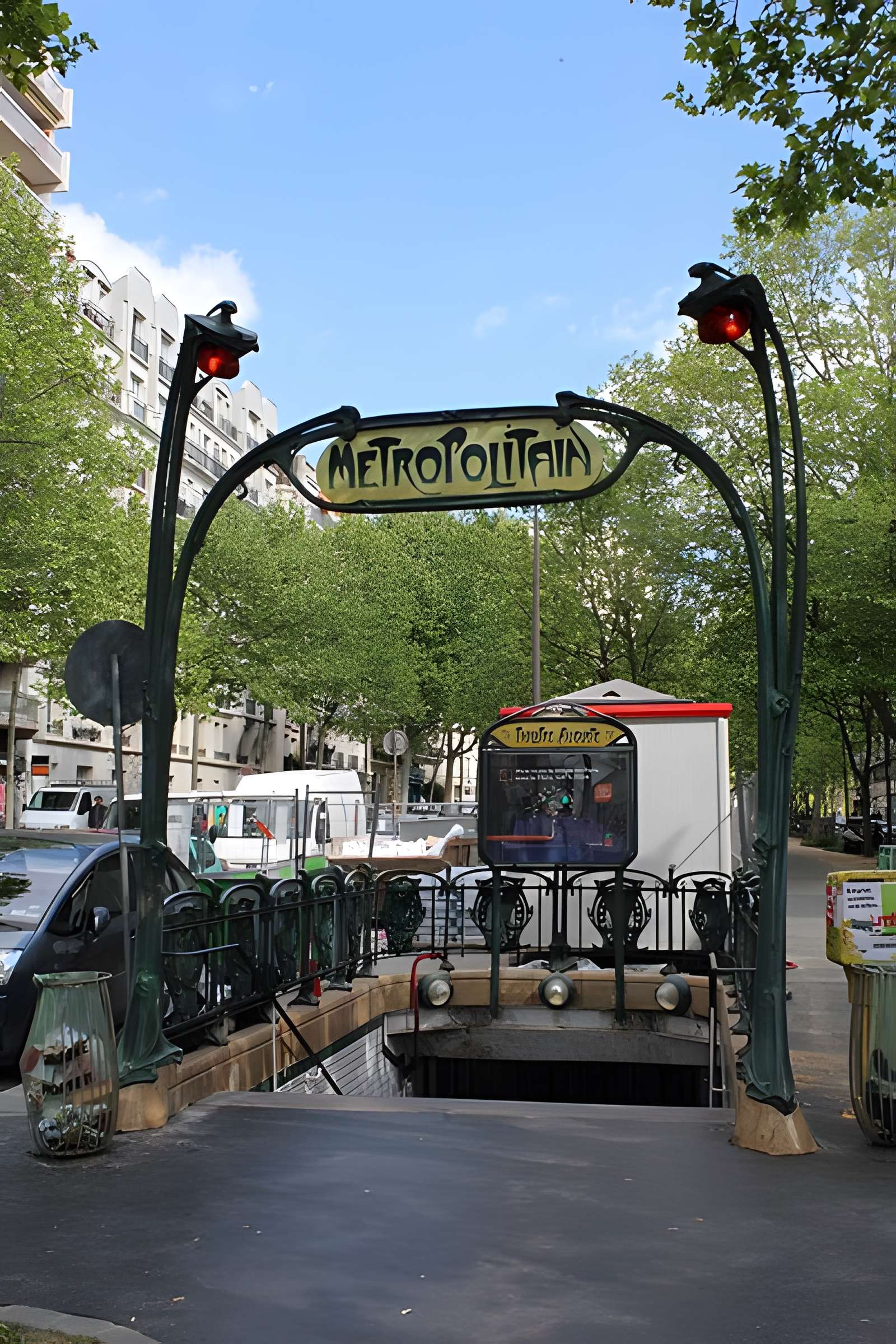 Métropolitain, station Alexandre-Dumas