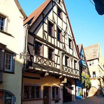 Maison à lOurs noir à Riquewihr