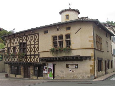 Photo de Maison à pans de bois, 54 Rue de la République à Beaujeu