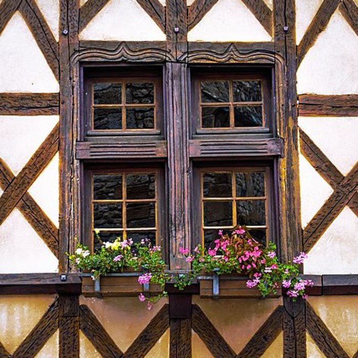 Photo de Maison à pans de bois, 54 Rue de la République à Beaujeu