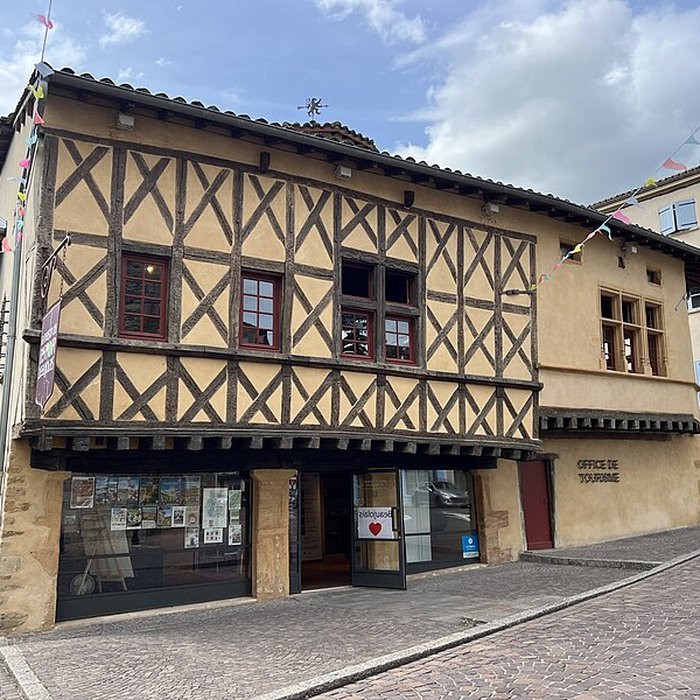 Photo de Maison à pans de bois, 54 Rue de la République à Beaujeu